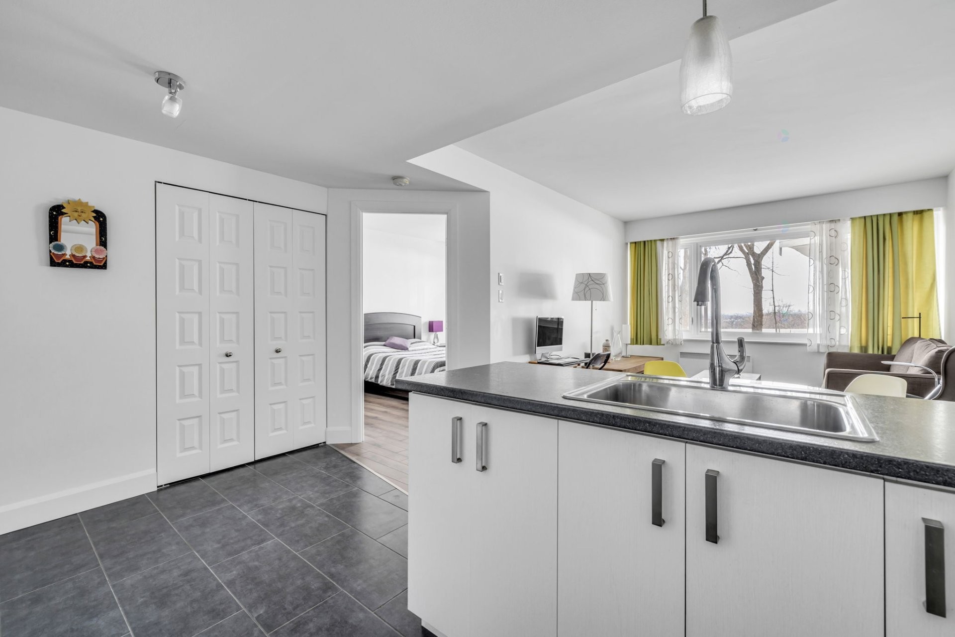 Vue d'ensemble - 10-600 Av. Wilfrid-Laurier, Québec (La Cité-Limoilou), QC - Indoor Photo Showing Kitchen With Double Sink