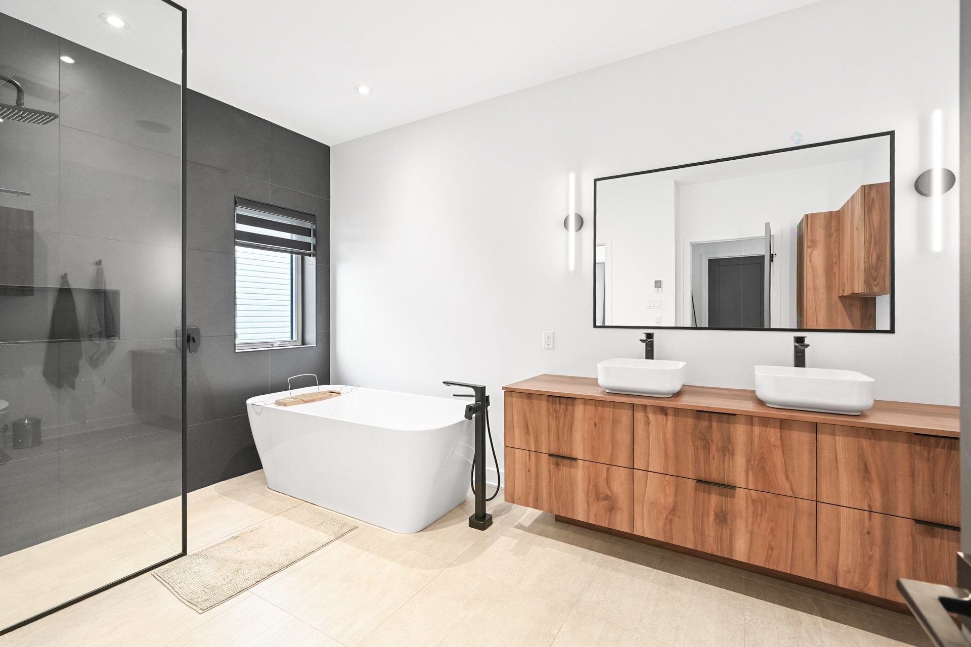 Bathroom - 94 Rue Paquin, Saint-Jean-Sur-Richelieu, QC - Indoor Photo Showing Bathroom