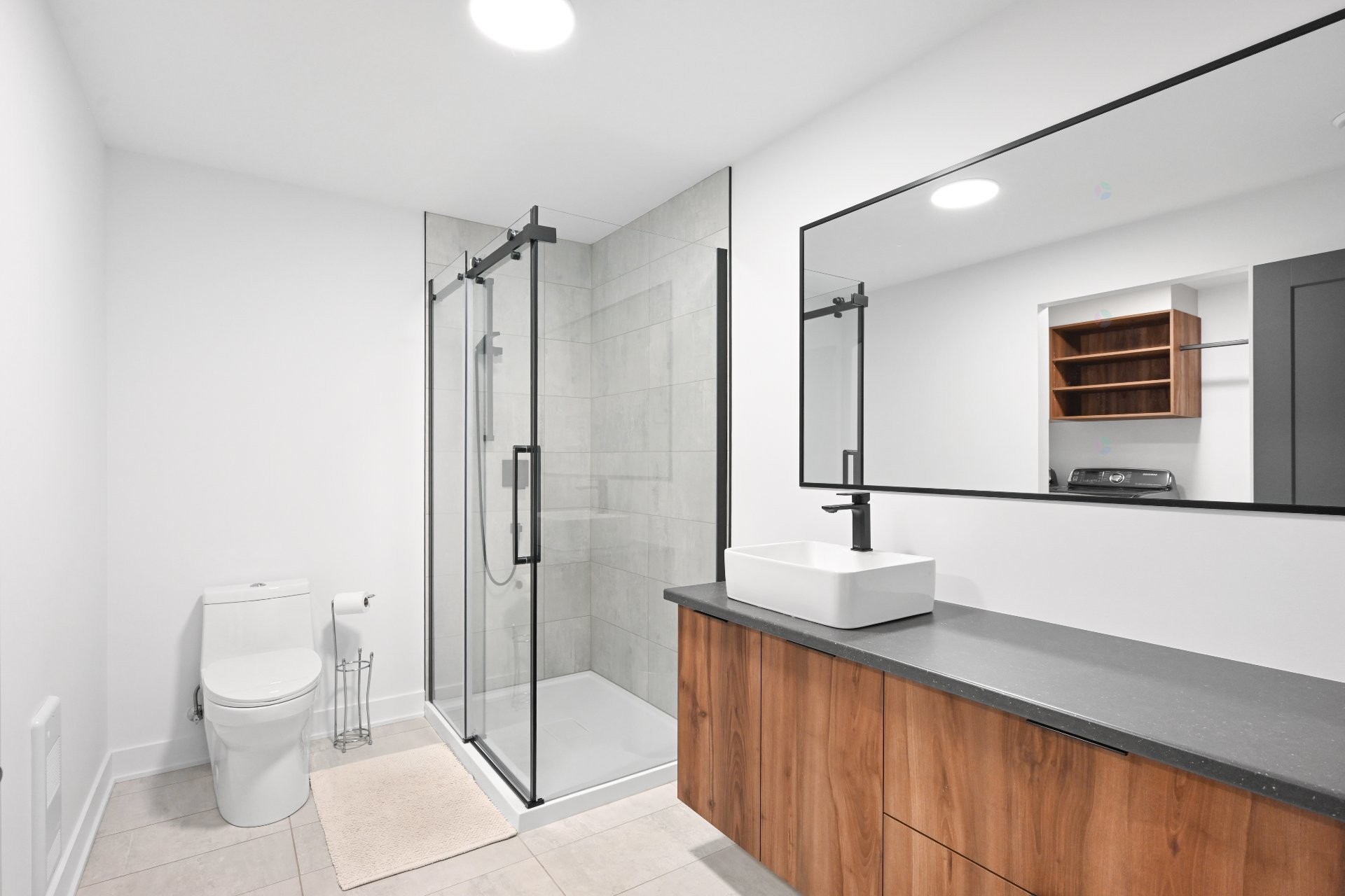 Bathroom - 94 Rue Paquin, Saint-Jean-Sur-Richelieu, QC - Indoor Photo Showing Bathroom