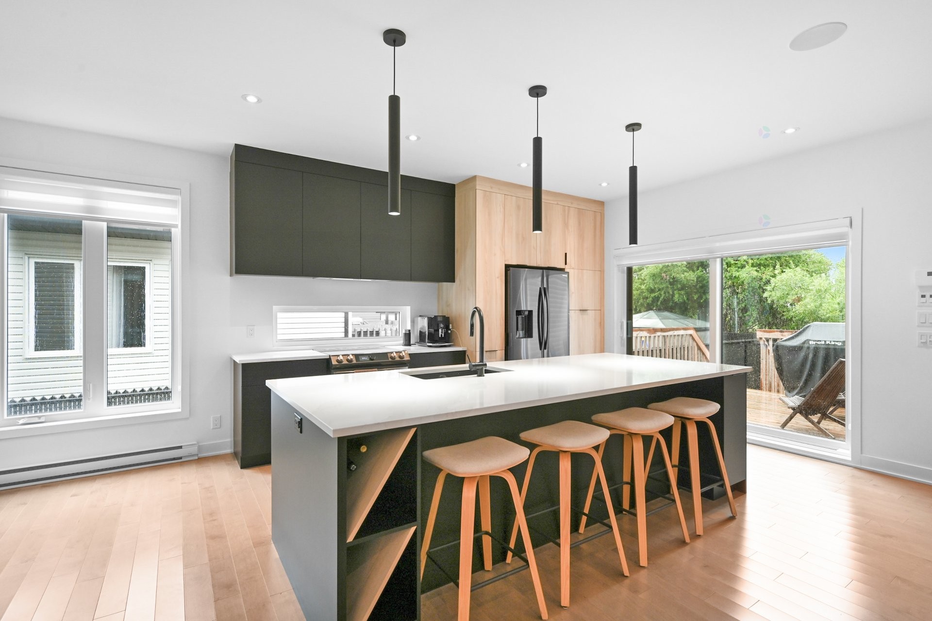 Kitchen - 94 Rue Paquin, Saint-Jean-Sur-Richelieu, QC - Indoor Photo Showing Kitchen With Upgraded Kitchen
