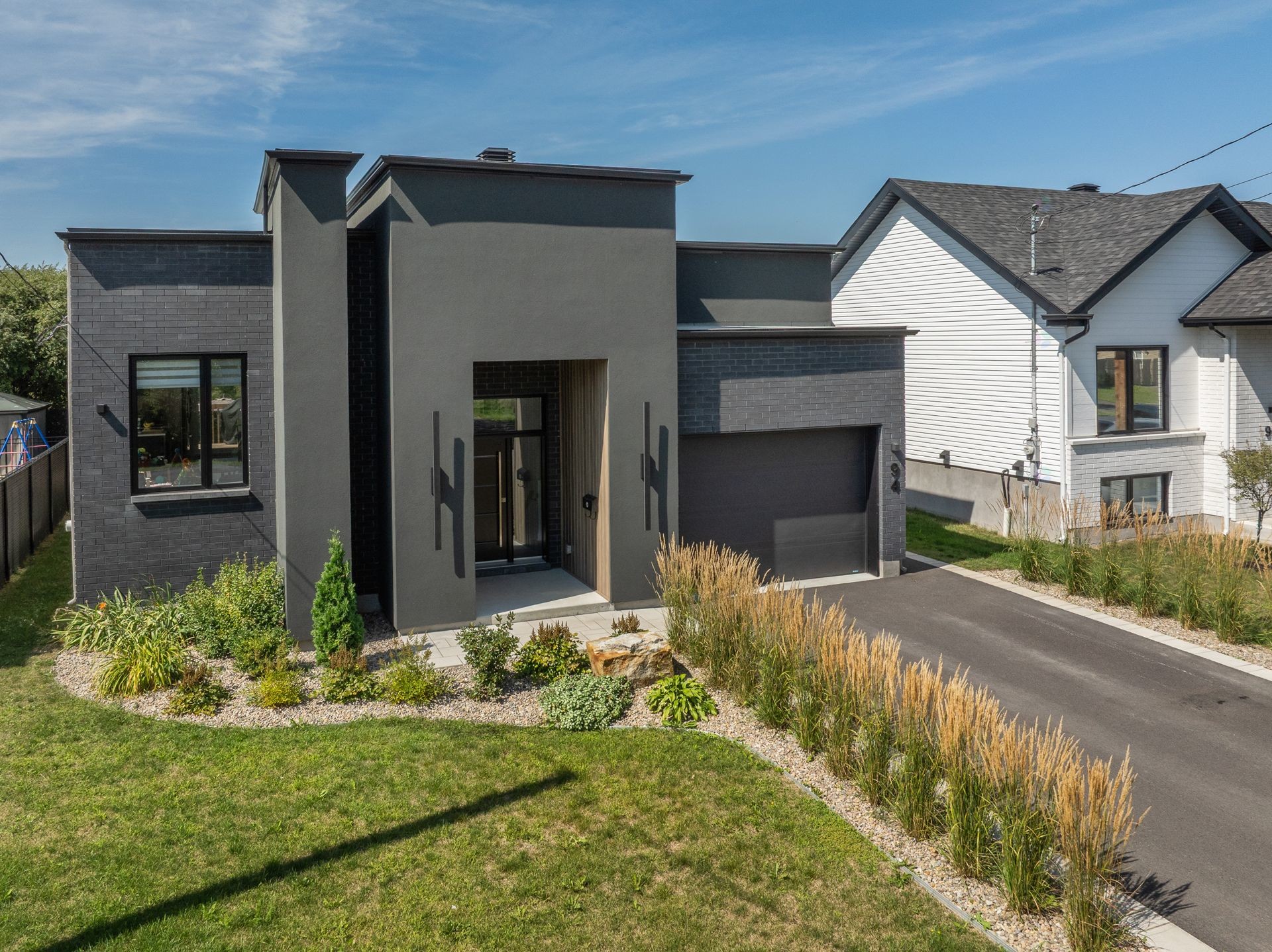 Front of Structure - 94 Rue Paquin, Saint-Jean-Sur-Richelieu, QC - Outdoor