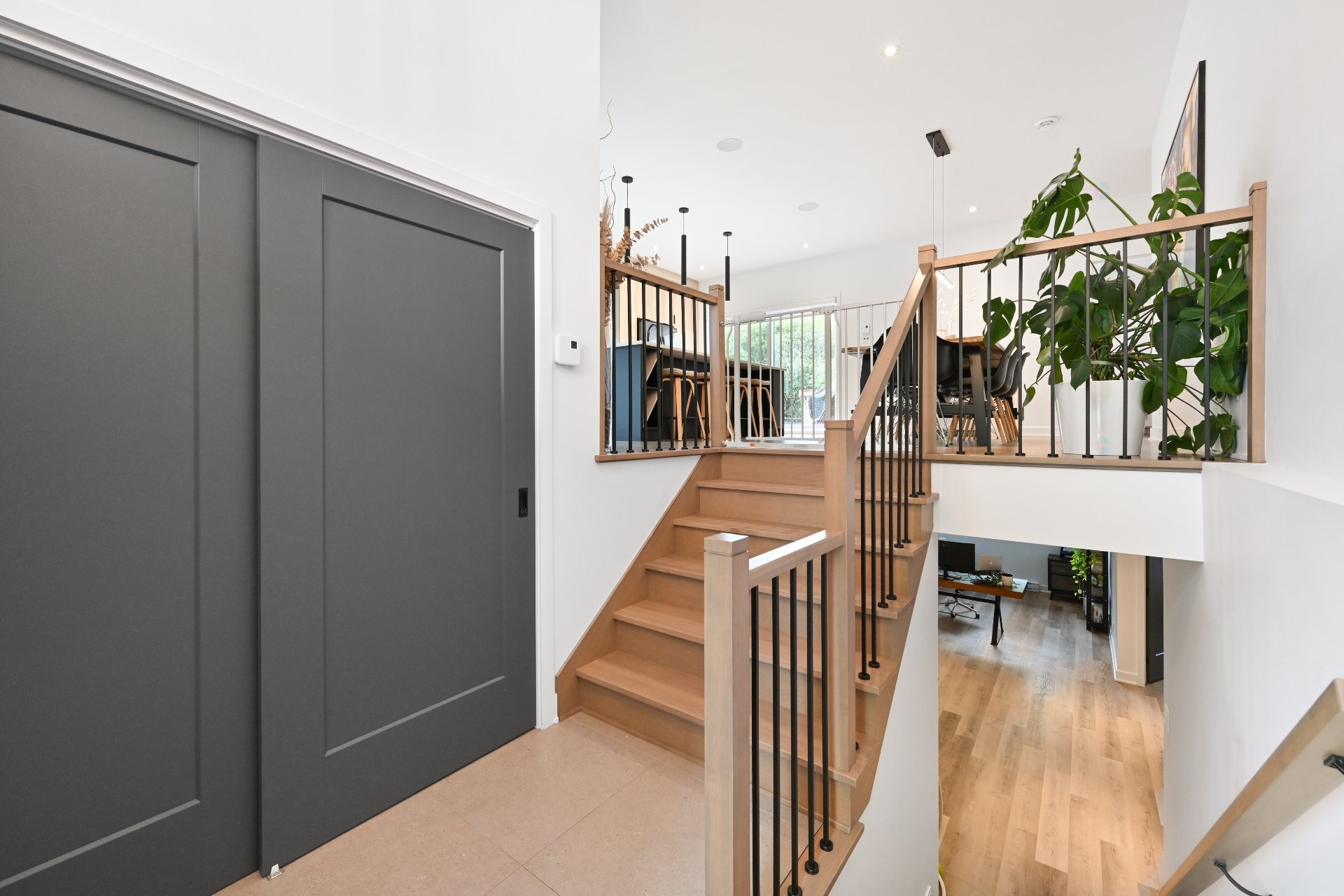 Staircase - 94 Rue Paquin, Saint-Jean-Sur-Richelieu, QC - Indoor Photo Showing Other Room