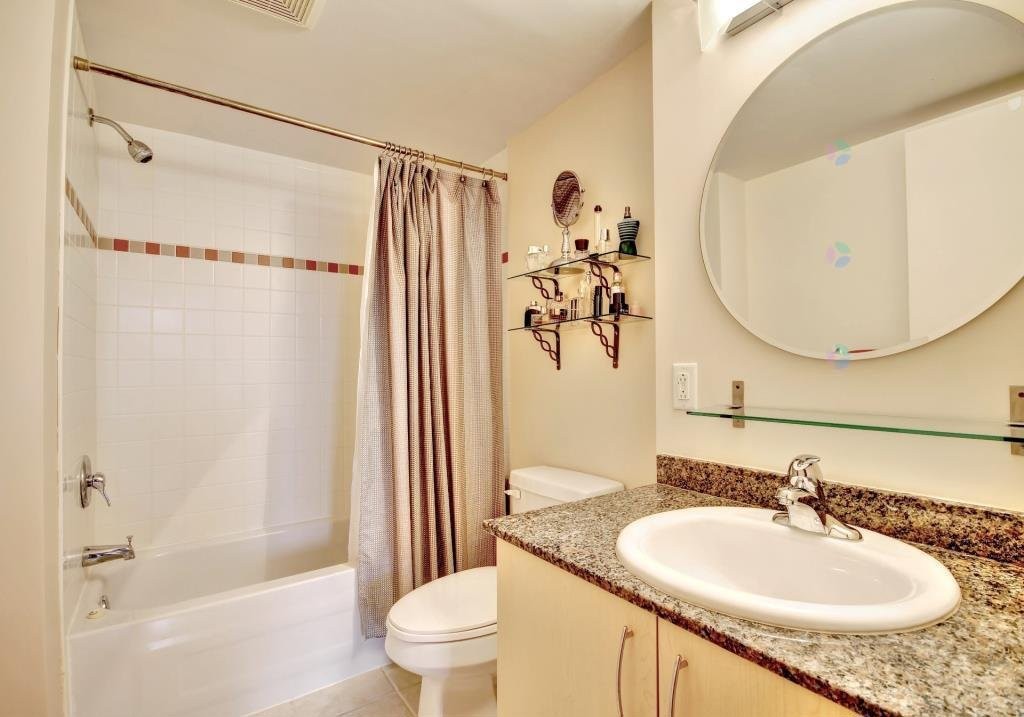 Salle de bains - 662-98 Rue Charlotte, Montréal (Ville-Marie), QC - Indoor Photo Showing Bathroom