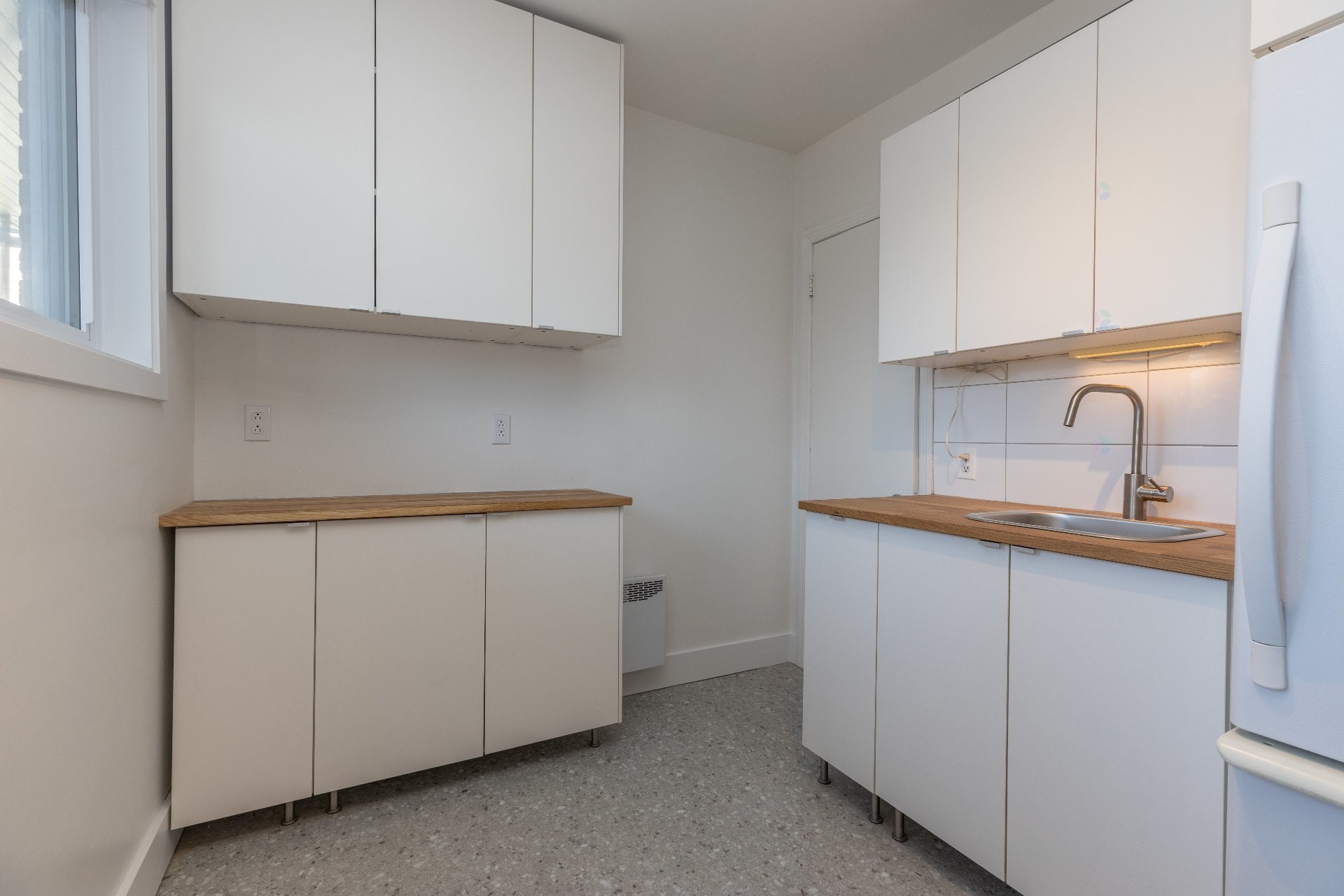 Kitchen - 7088 Rue Des Écores, Montréal (Villeray/Saint-Michel/Parc-Extension), QC - Indoor Photo Showing Kitchen