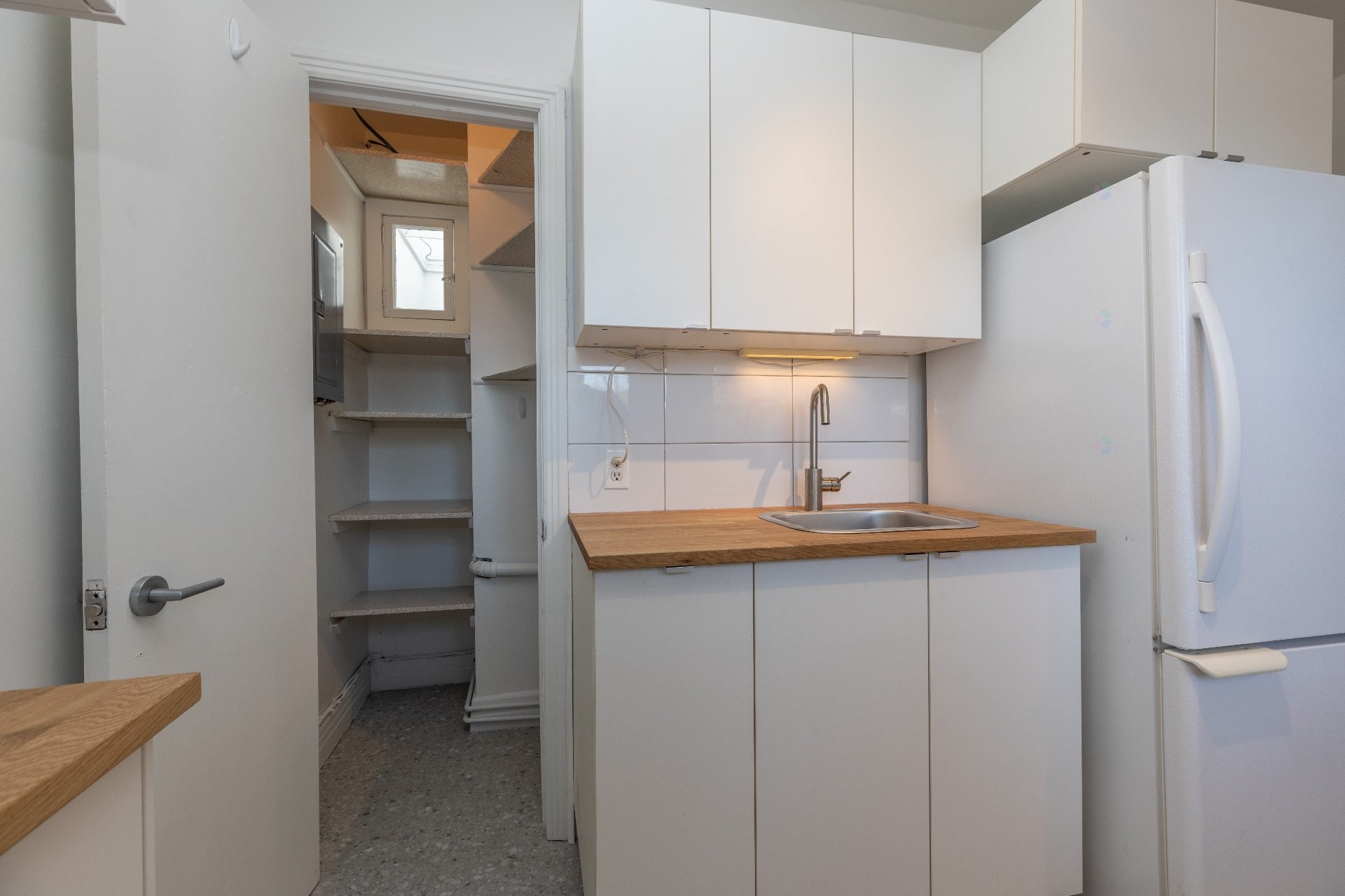 Kitchen - 7088 Rue Des Écores, Montréal (Villeray/Saint-Michel/Parc-Extension), QC - Indoor Photo Showing Kitchen