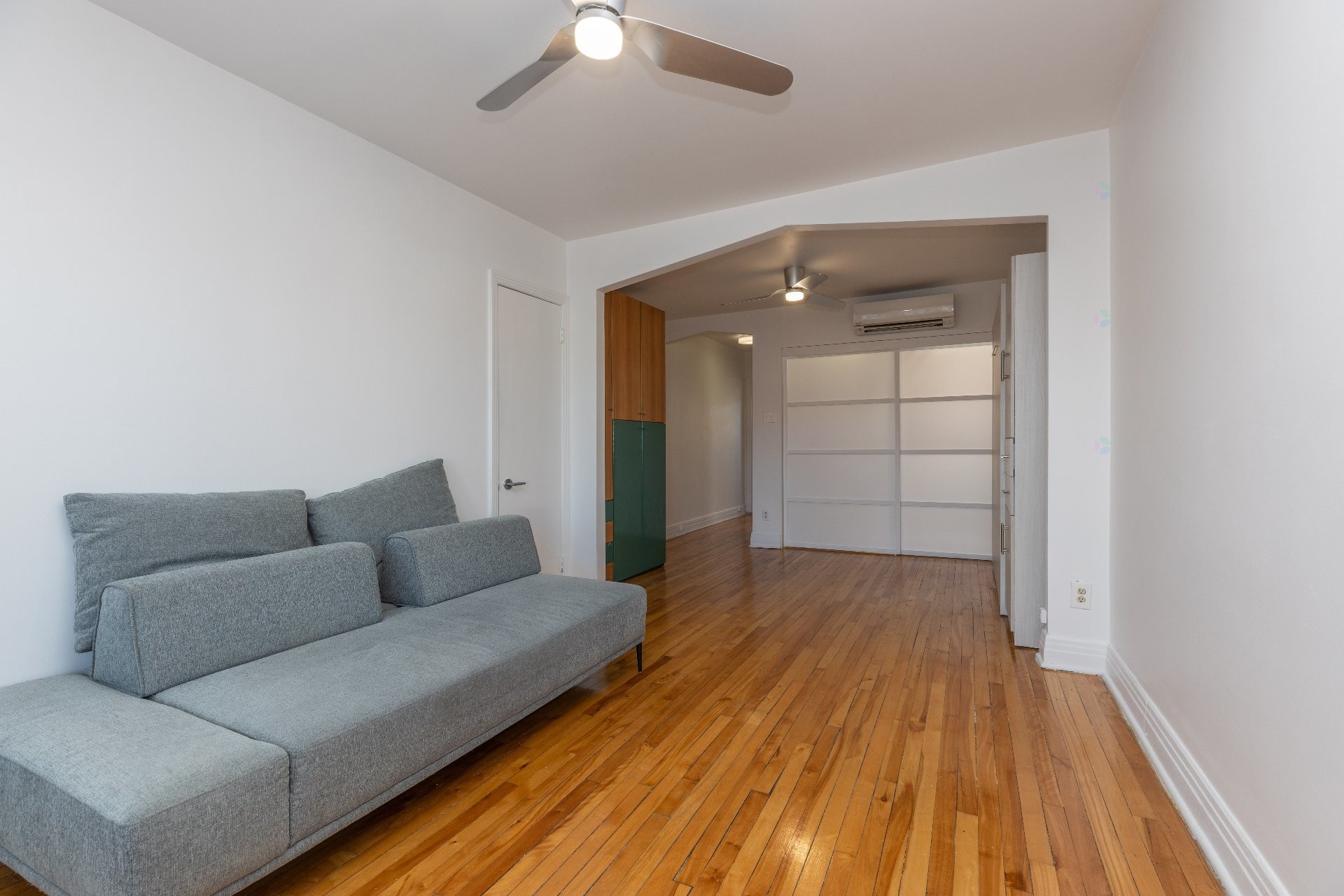 Living Room - 7088 Rue Des Écores, Montréal (Villeray/Saint-Michel/Parc-Extension), QC - Indoor