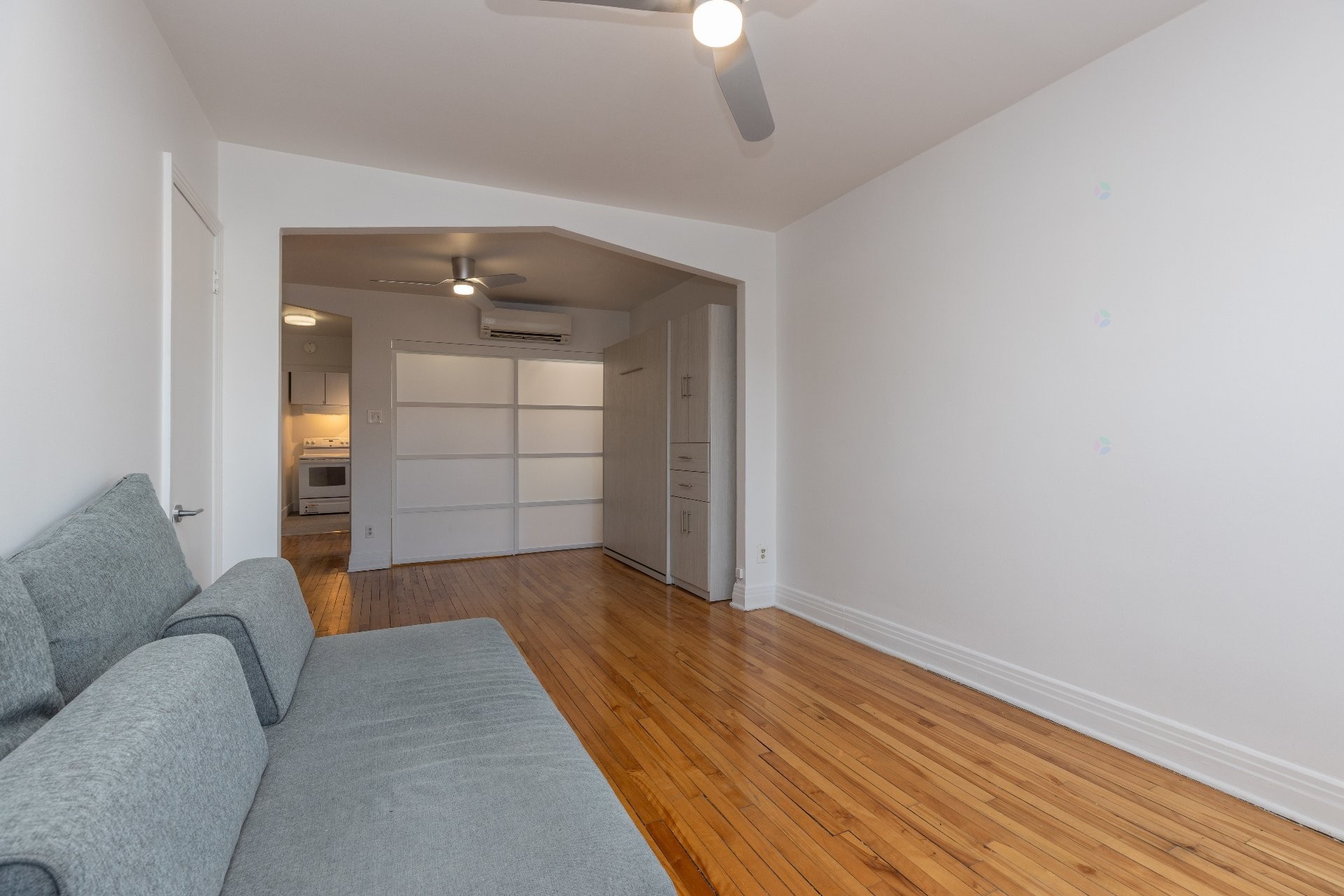 Living Room - 7088 Rue Des Écores, Montréal (Villeray/Saint-Michel/Parc-Extension), QC - Indoor