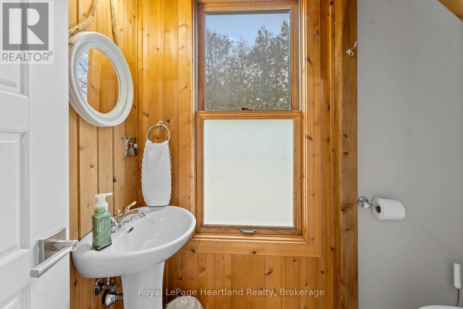 23 Park Road, Goderich (Goderich (Town)), ON - Indoor Photo Showing Bathroom