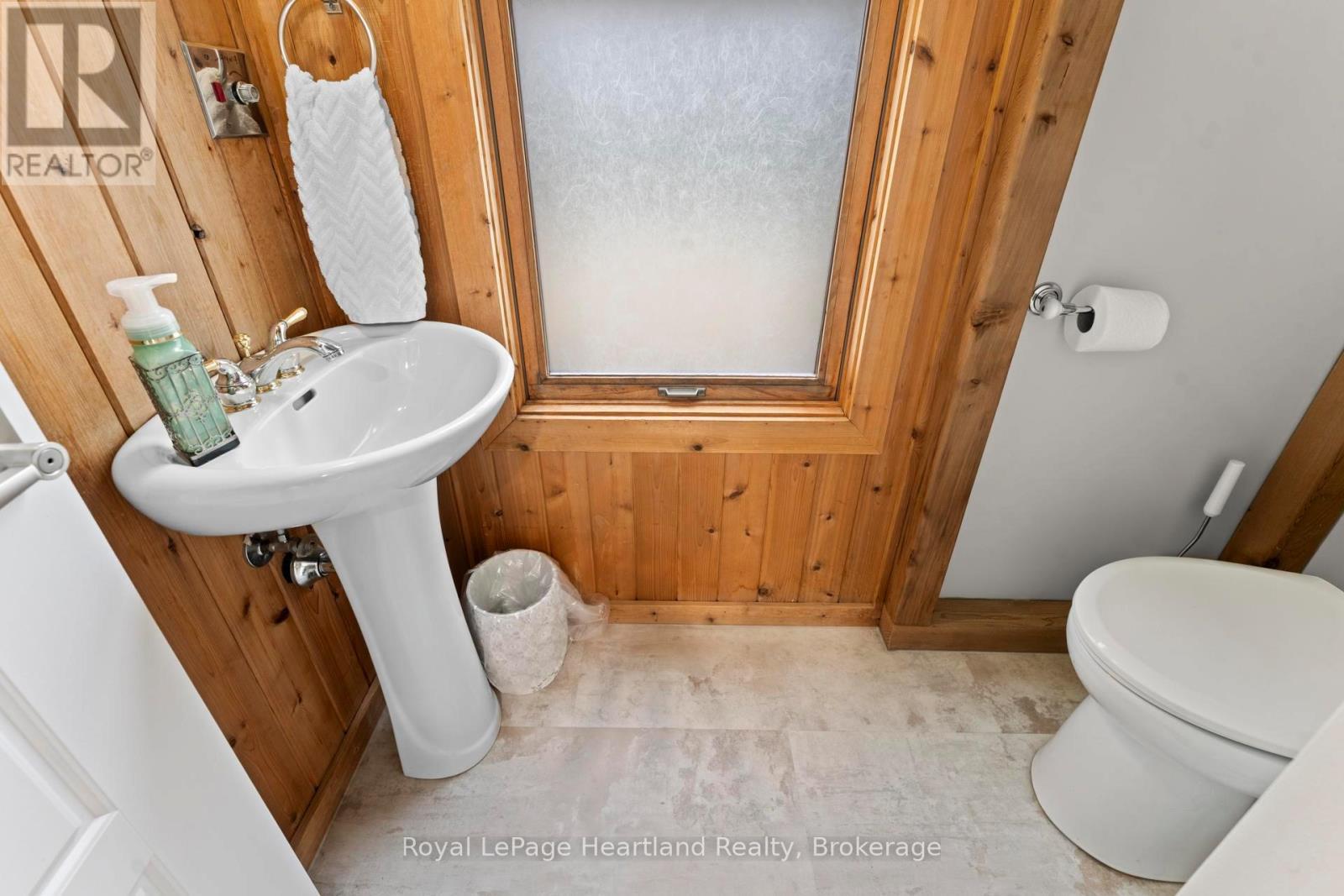 23 Park Road, Goderich (Goderich (Town)), ON - Indoor Photo Showing Bathroom