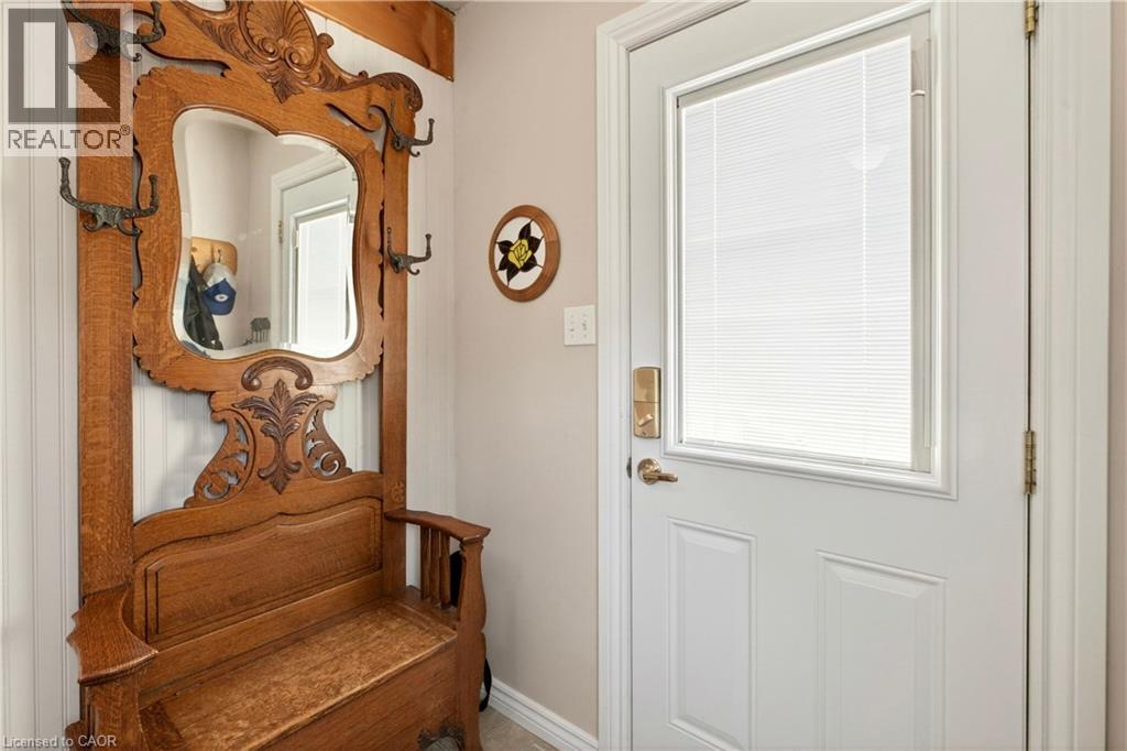 Entryway with baseboards - 944 Garth Street, Hamilton, ON - Indoor Photo Showing Other Room