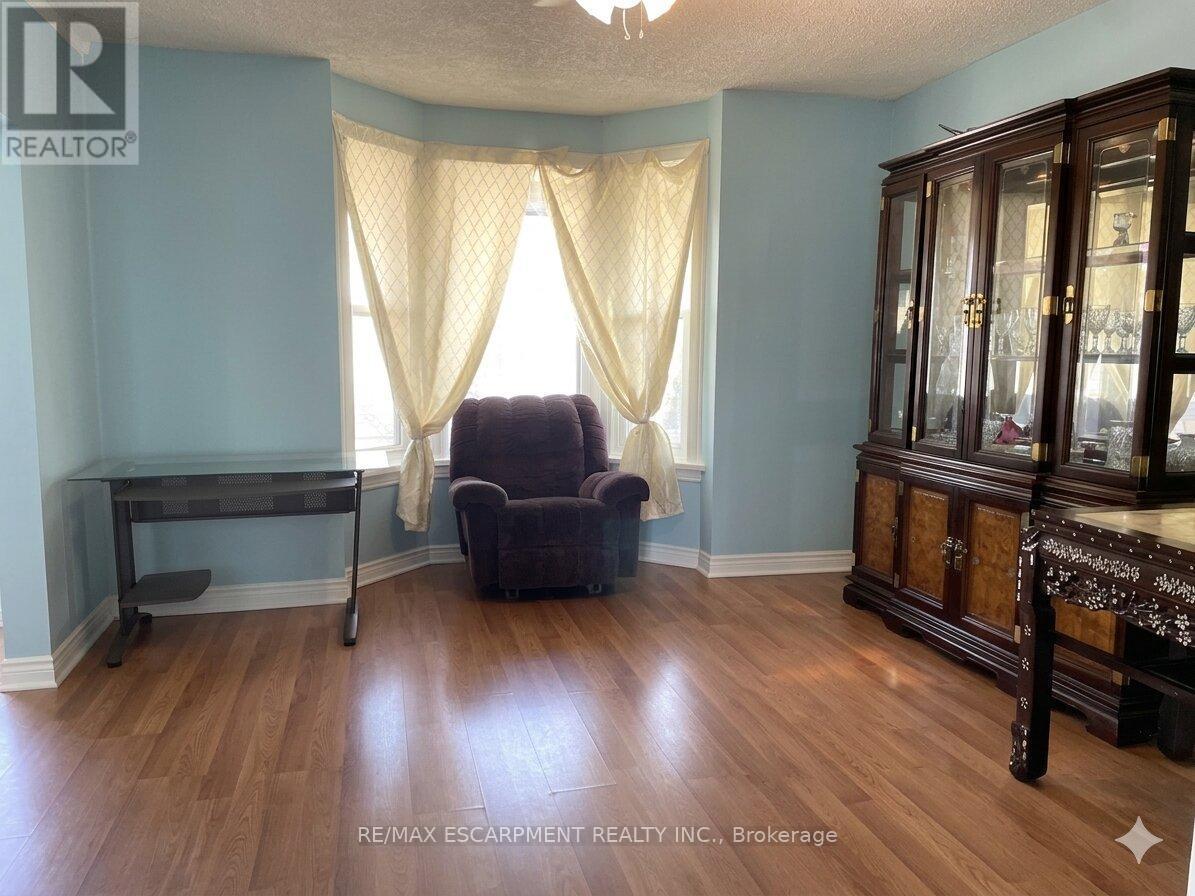 54 Edinburgh Avenue, Hamilton, ON - Indoor