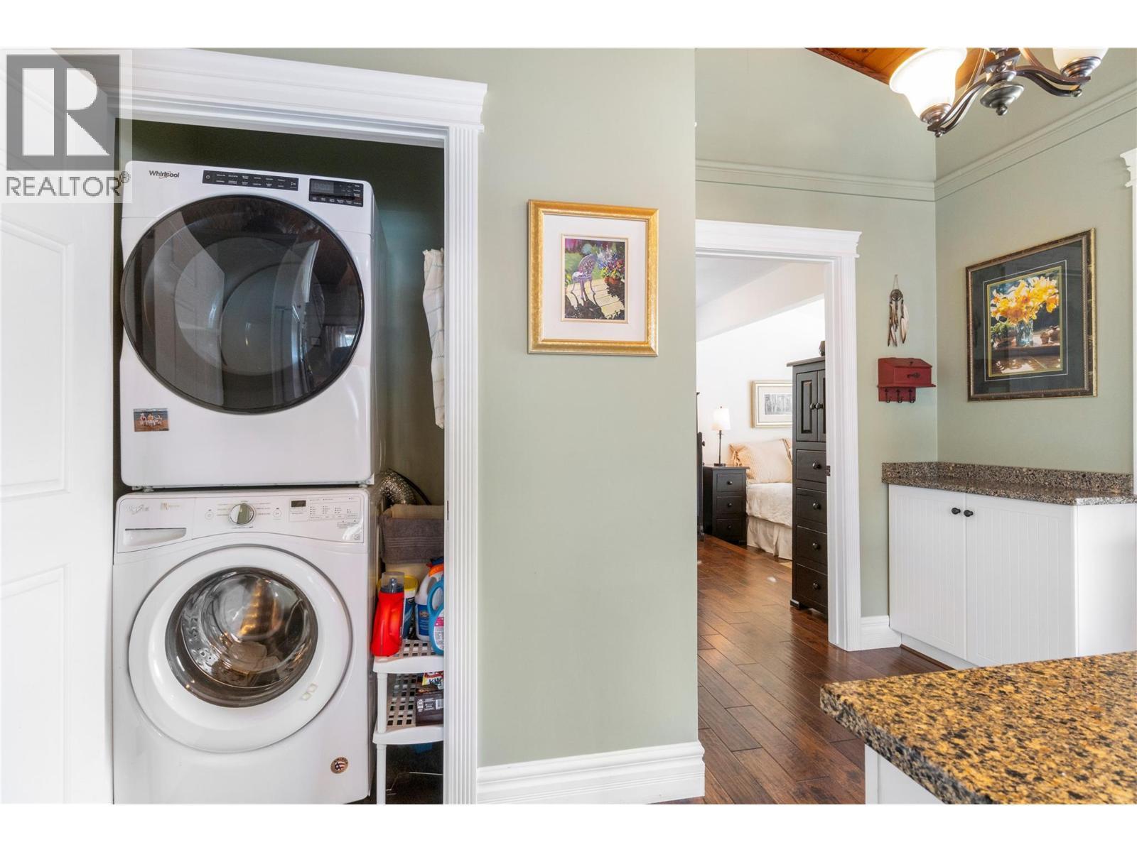82 Montcalm Crescent, Sicamous, BC - Indoor Photo Showing Laundry Room