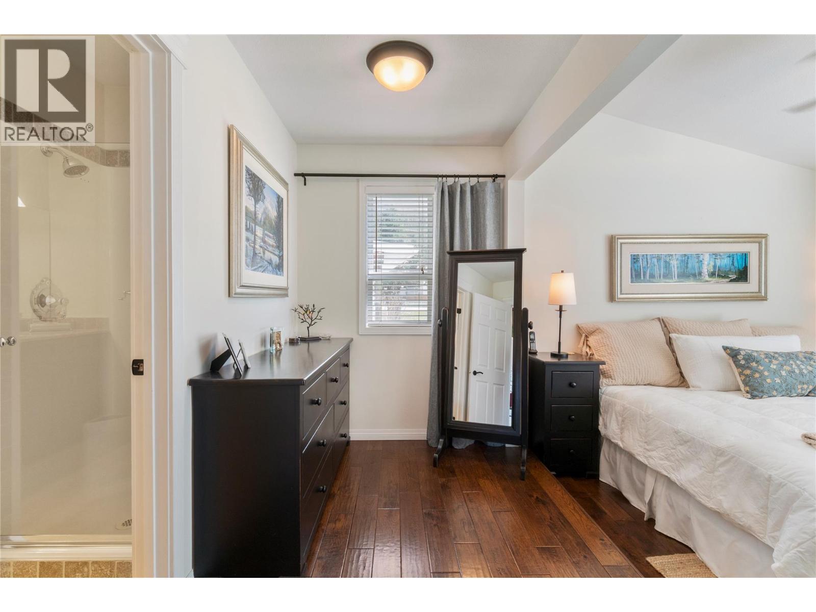 82 Montcalm Crescent, Sicamous, BC - Indoor Photo Showing Bedroom