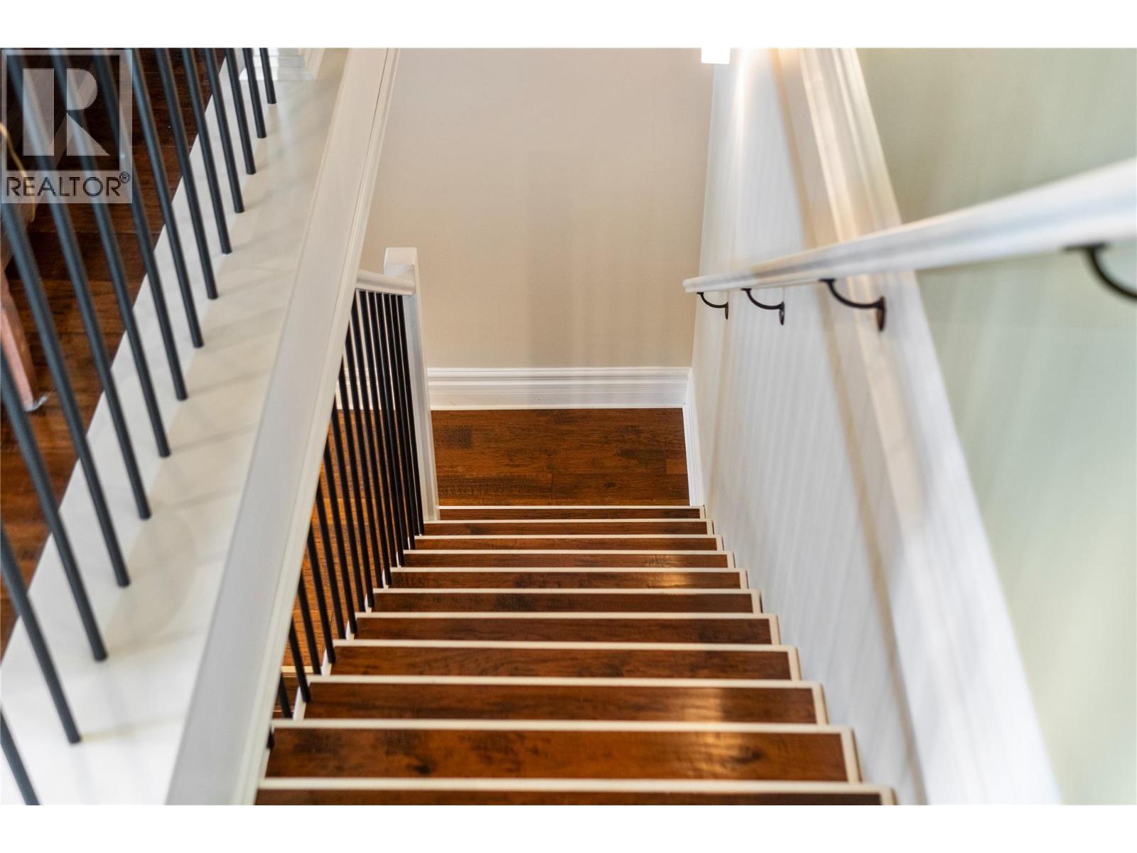 82 Montcalm Crescent, Sicamous, BC - Indoor Photo Showing Other Room