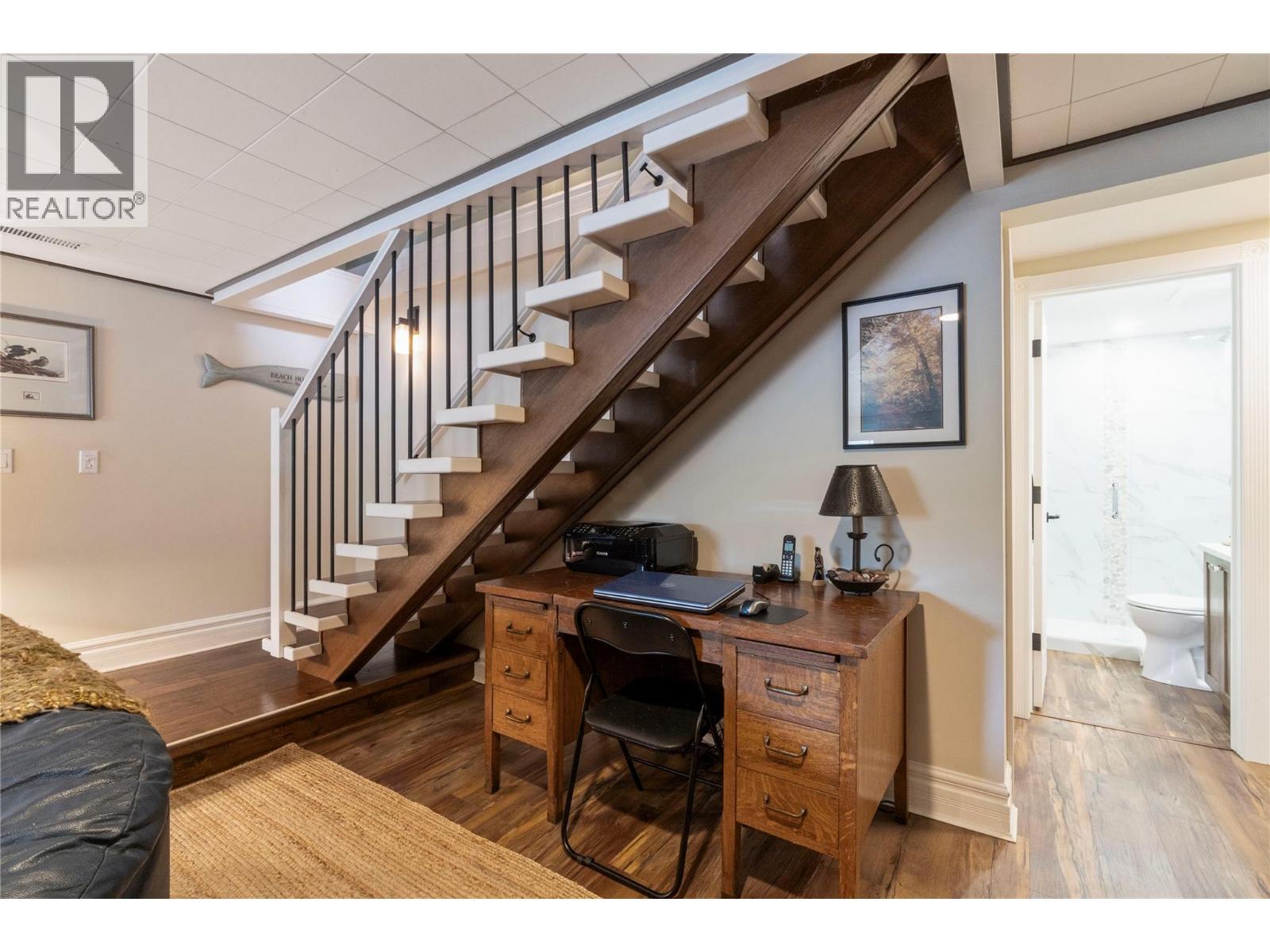 82 Montcalm Crescent, Sicamous, BC - Indoor Photo Showing Office