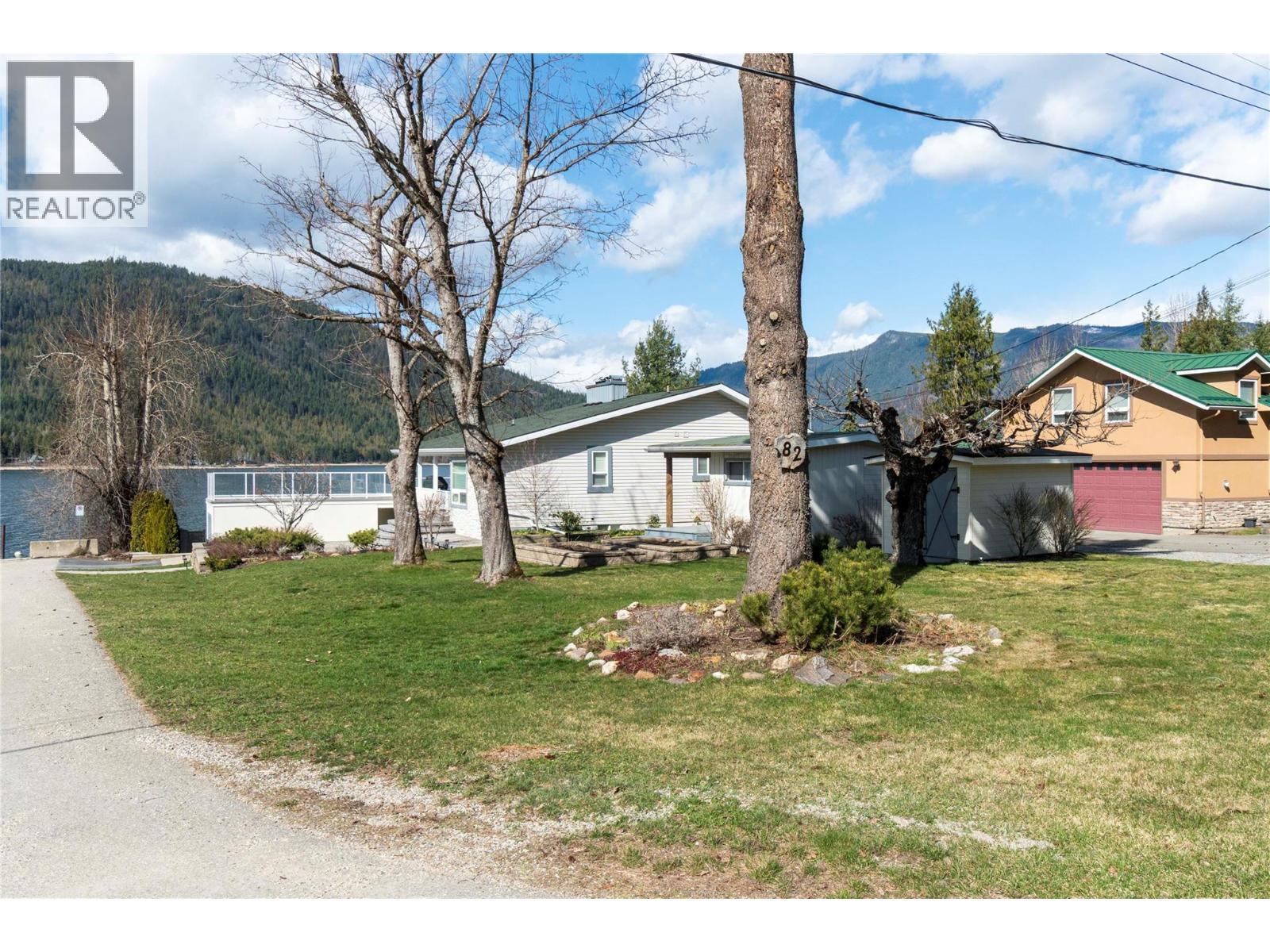 82 Montcalm Crescent, Sicamous, BC - Outdoor