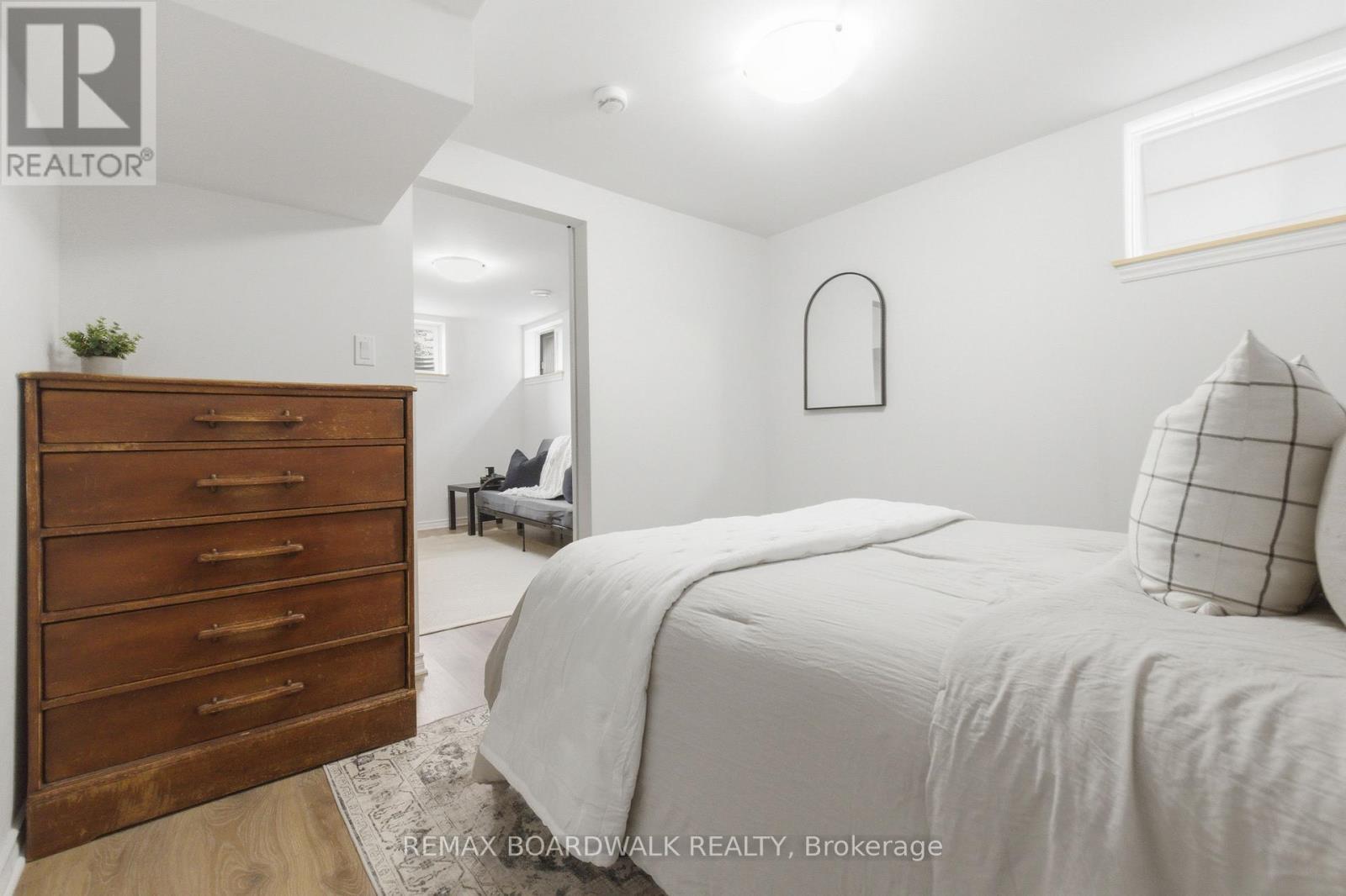 1250 Notting Hill Avenue, Ottawa, ON - Indoor Photo Showing Bedroom