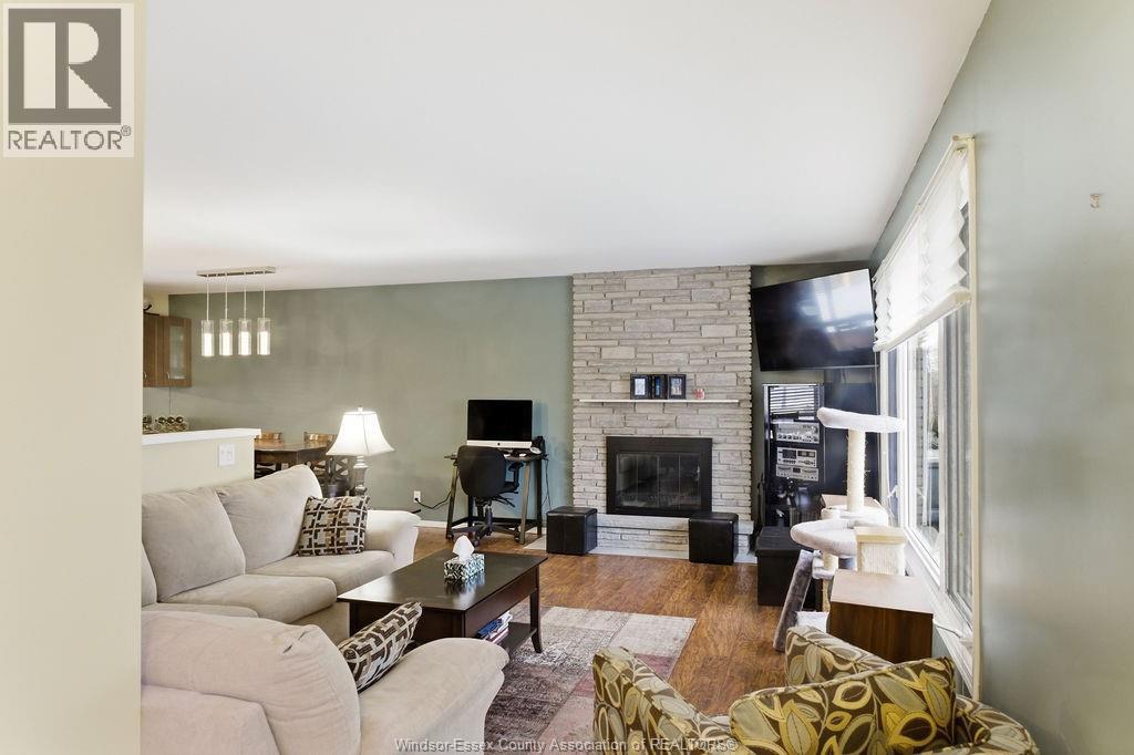 13132 Walker Sideroad, Essex, ON - Indoor Photo Showing Living Room With Fireplace