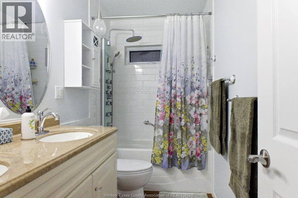 13132 Walker Sideroad, Essex, ON - Indoor Photo Showing Bathroom