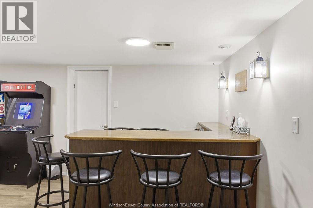 13132 Walker Sideroad, Essex, ON - Indoor Photo Showing Dining Room