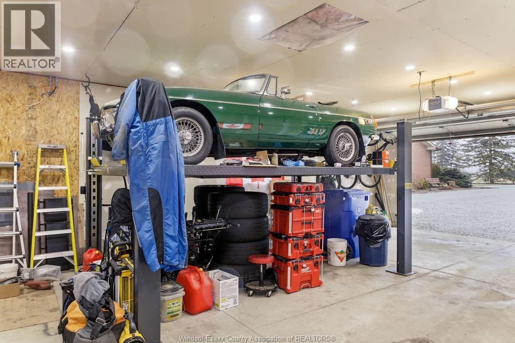 13132 Walker Sideroad, Essex, ON - Indoor Photo Showing Garage