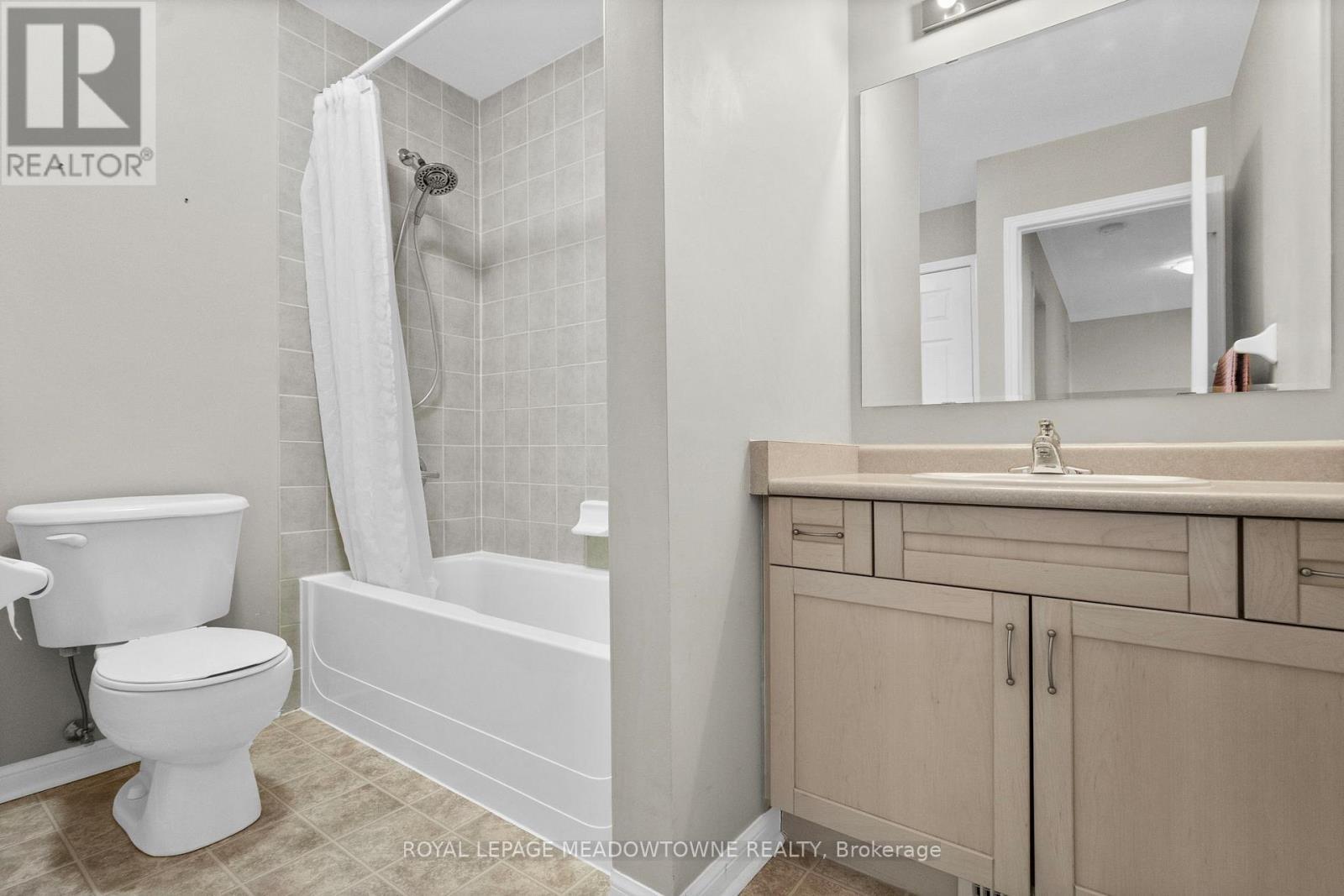 862 Stark Circle, Milton, ON - Indoor Photo Showing Bathroom