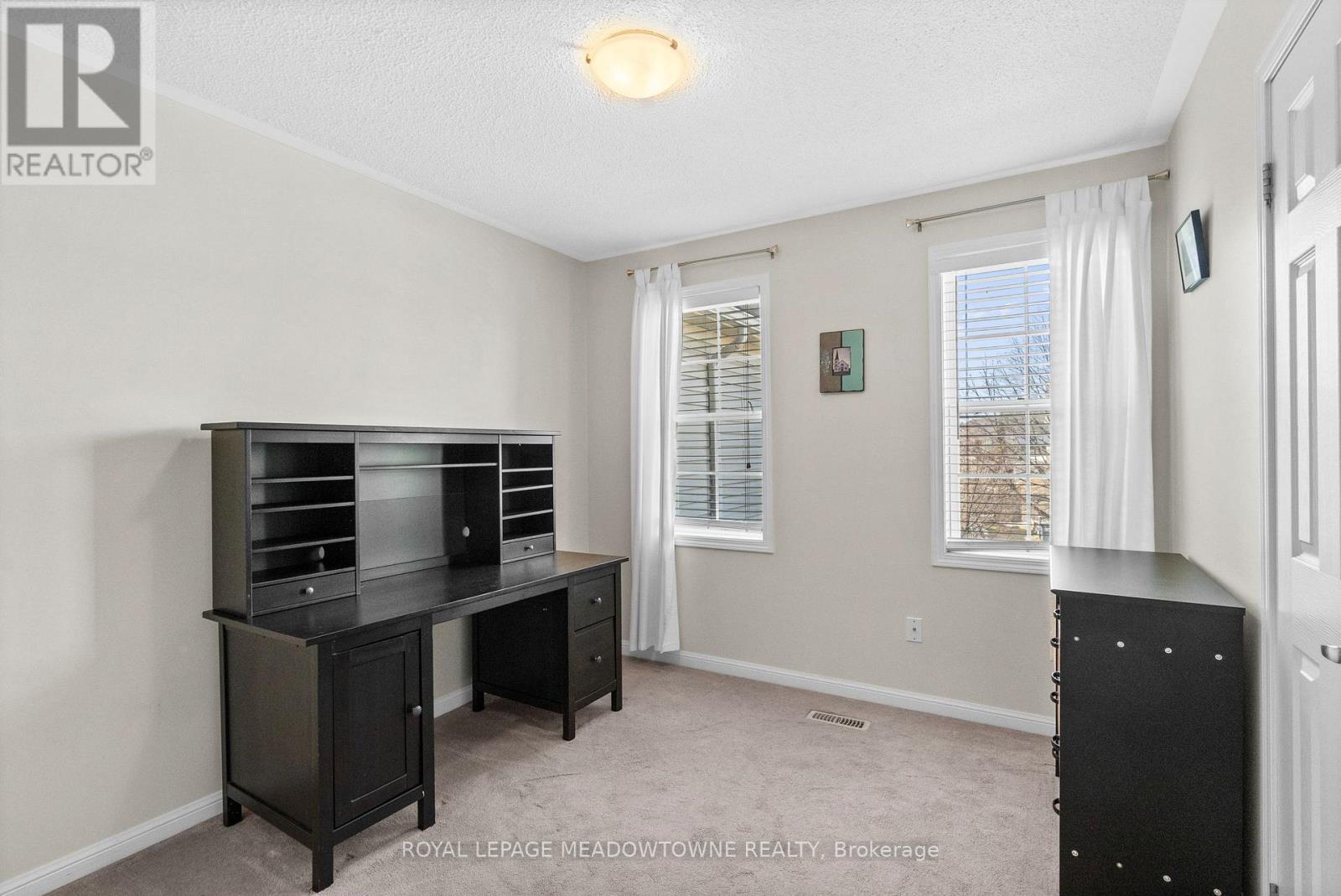 862 Stark Circle, Milton, ON - Indoor Photo Showing Other Room