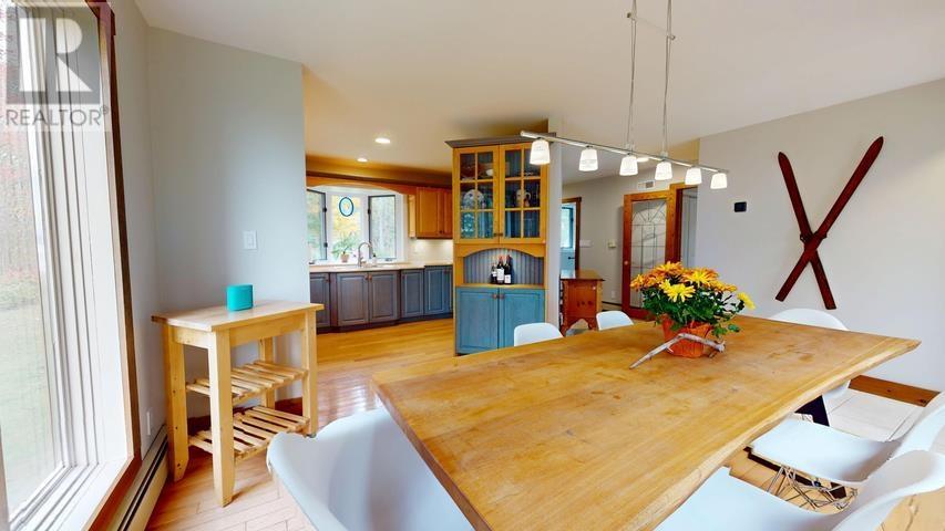 200 Watson Rd, Echo Bay, ON - Indoor Photo Showing Dining Room