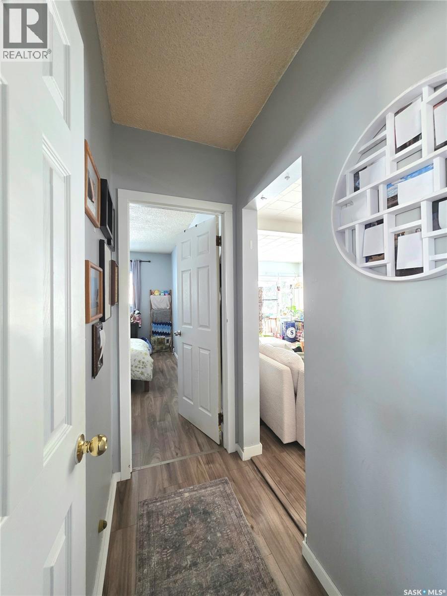 311 5Th Avenue E, Melville, SK - Indoor Photo Showing Other Room