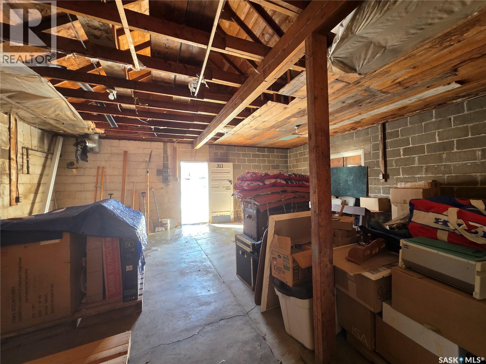 311 5Th Avenue E, Melville, SK - Indoor