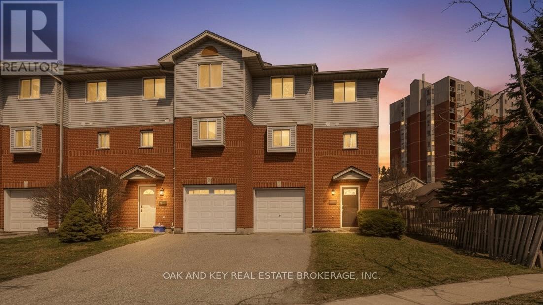 18 Chapman Court, London North (North I), ON - Outdoor