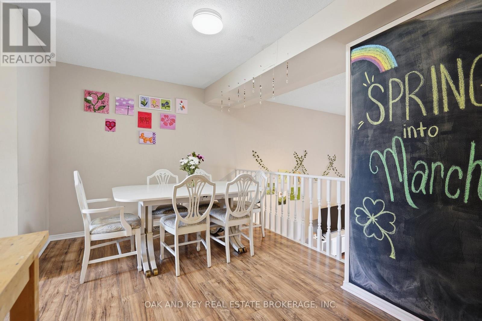 18 Chapman Court, London North (North I), ON - Indoor Photo Showing Dining Room