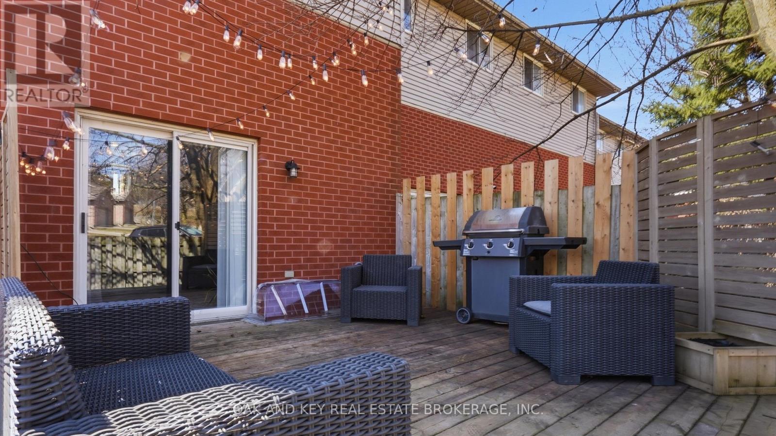 18 Chapman Court, London North (North I), ON - Outdoor With Deck Patio Veranda With Exterior