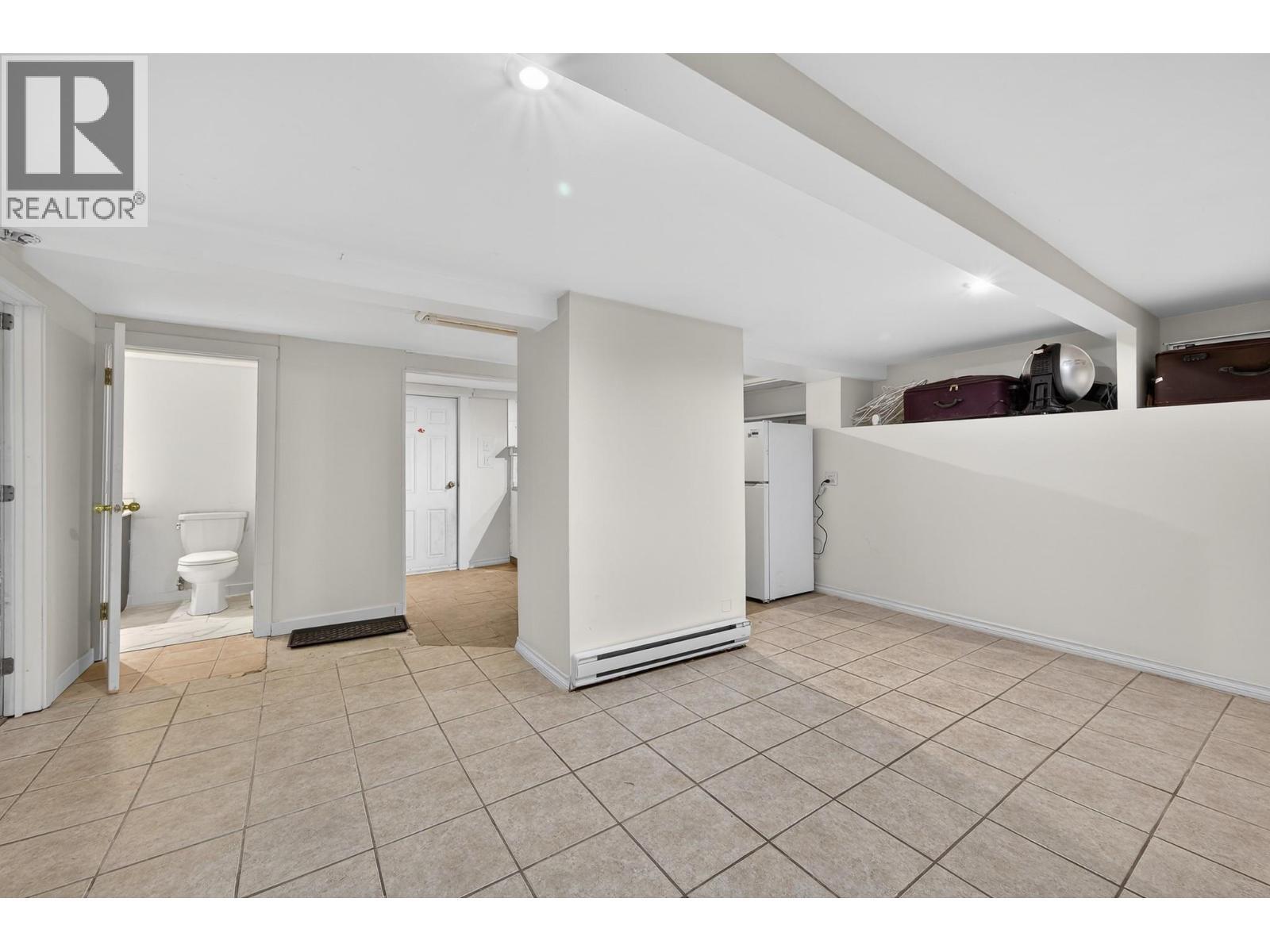 934 Westminster Avenue, Kamloops, BC - Indoor Photo Showing Other Room