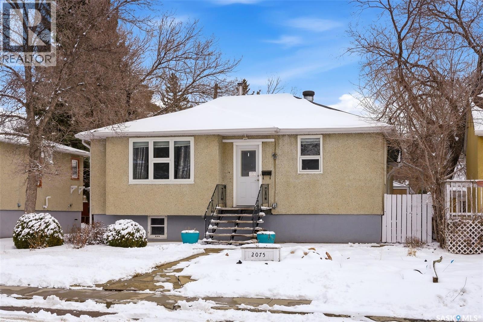 2075 Pasqua Street, Regina, SK - Outdoor With Facade