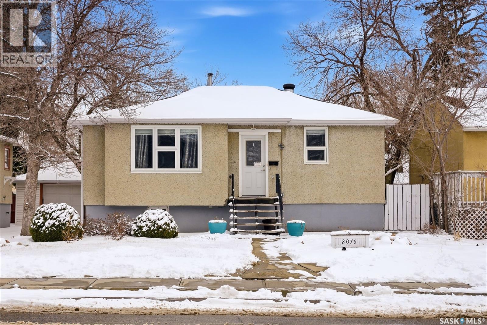 2075 Pasqua Street, Regina, SK - Outdoor With Facade