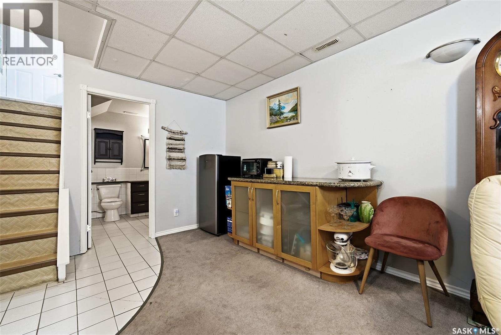 2075 Pasqua Street, Regina, SK - Indoor