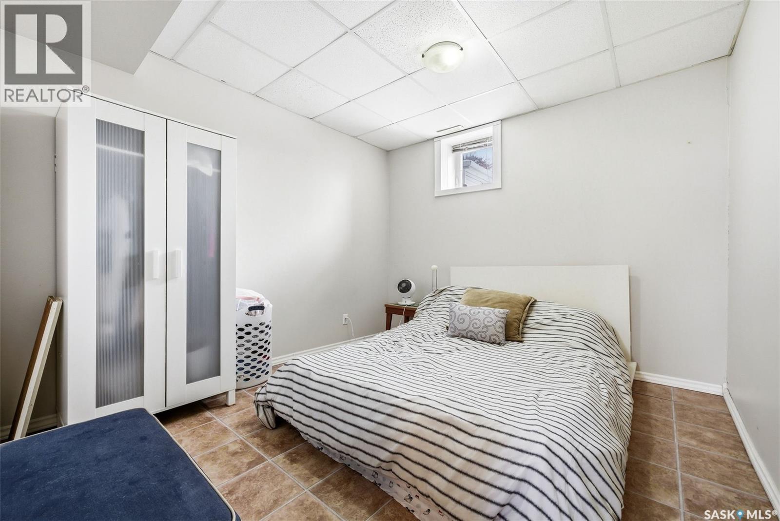 2075 Pasqua Street, Regina, SK - Indoor Photo Showing Bedroom