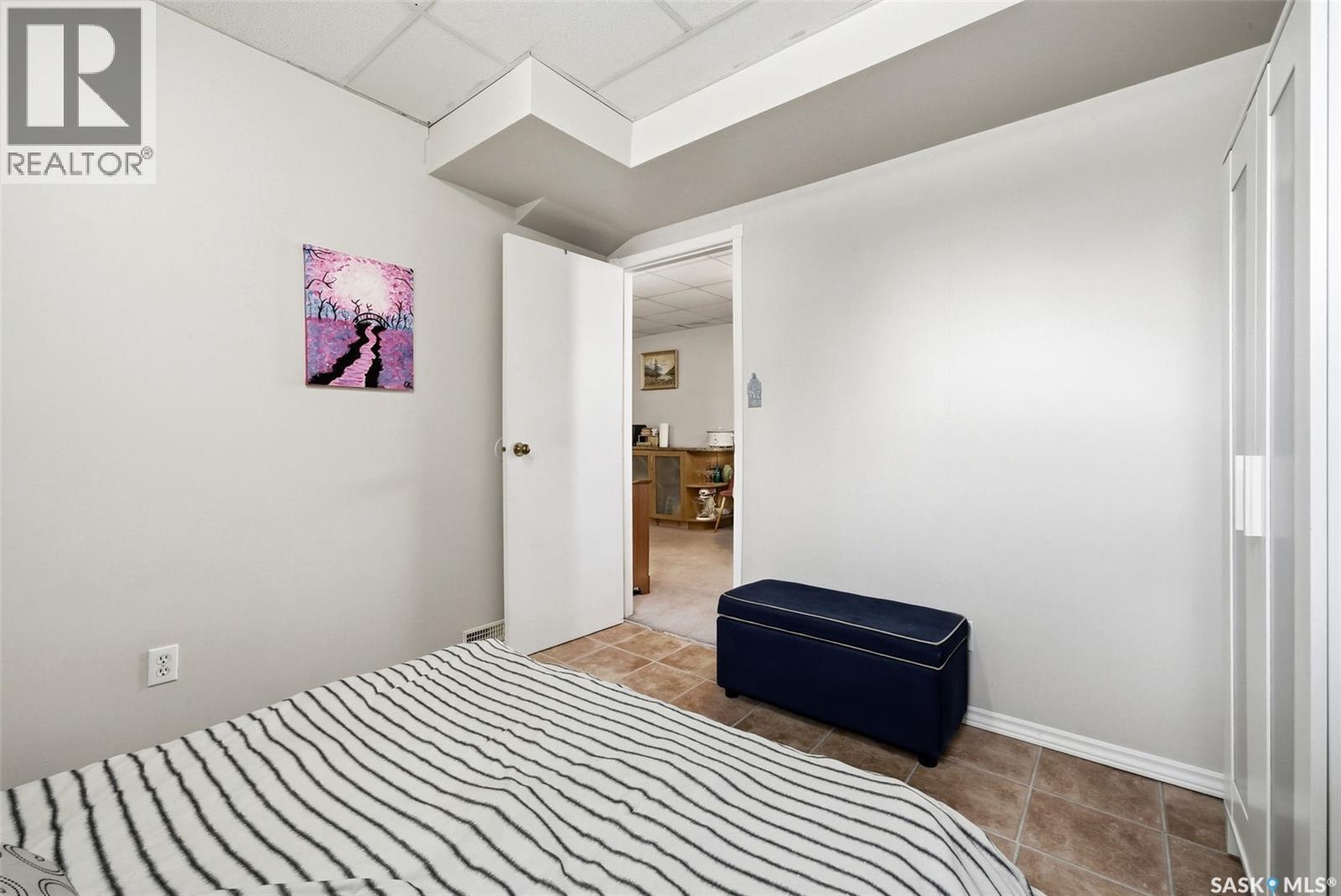 2075 Pasqua Street, Regina, SK - Indoor Photo Showing Bedroom