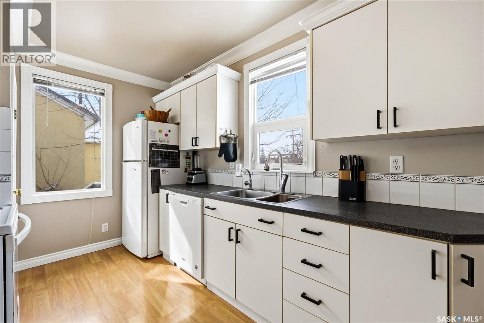 2075 Pasqua Street, Regina, SK - Indoor Photo Showing Kitchen With Double Sink