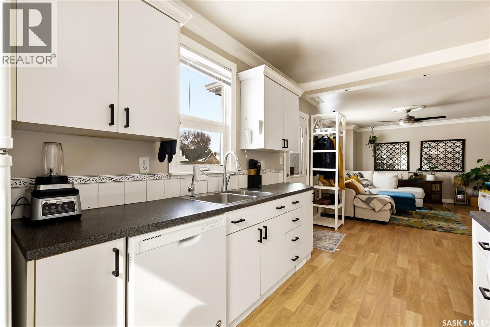 2075 Pasqua Street, Regina, SK - Indoor Photo Showing Kitchen With Double Sink