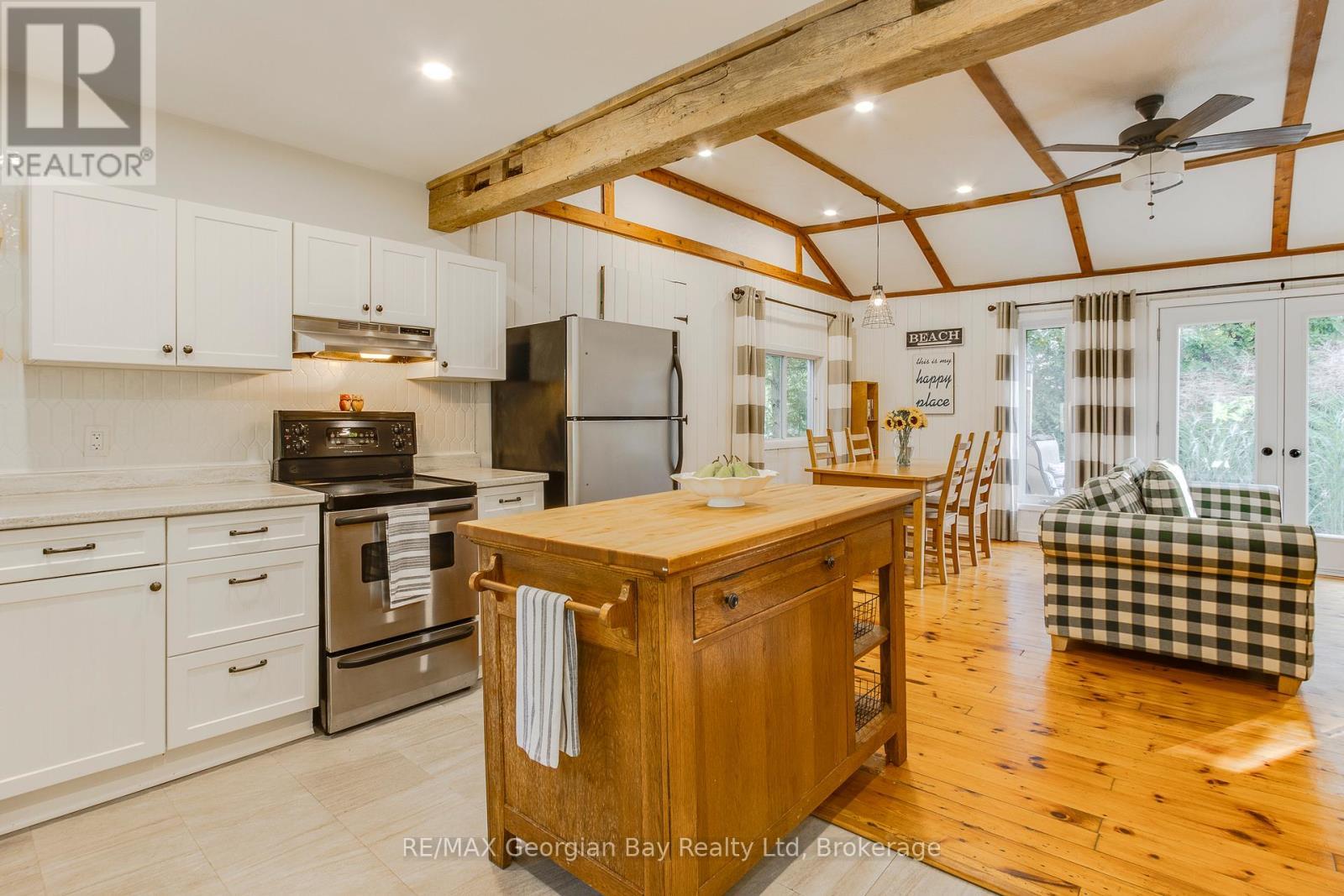 369 Tiny Beaches Road S, Tiny, ON - Indoor Photo Showing Kitchen