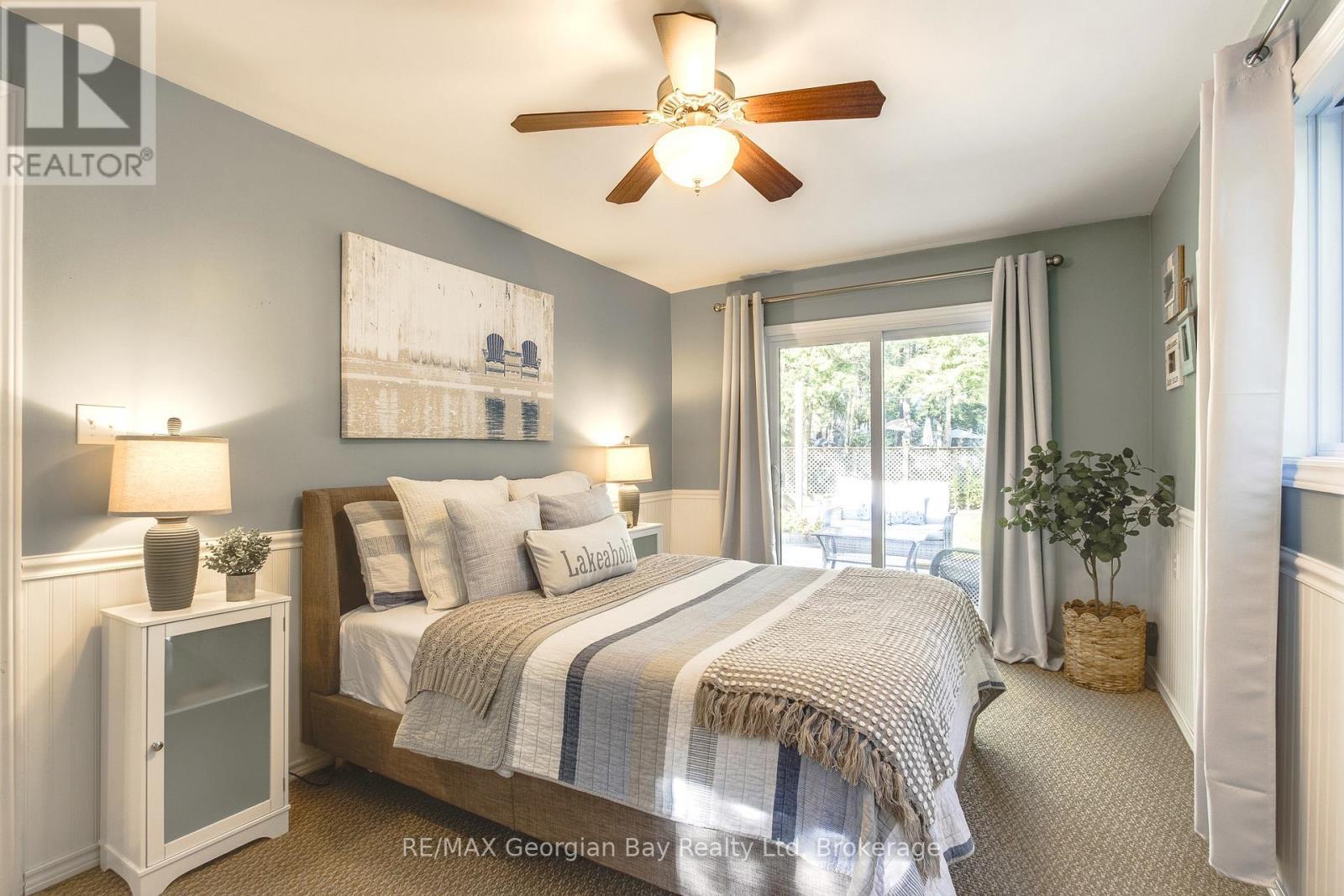 369 Tiny Beaches Road S, Tiny, ON - Indoor Photo Showing Bedroom