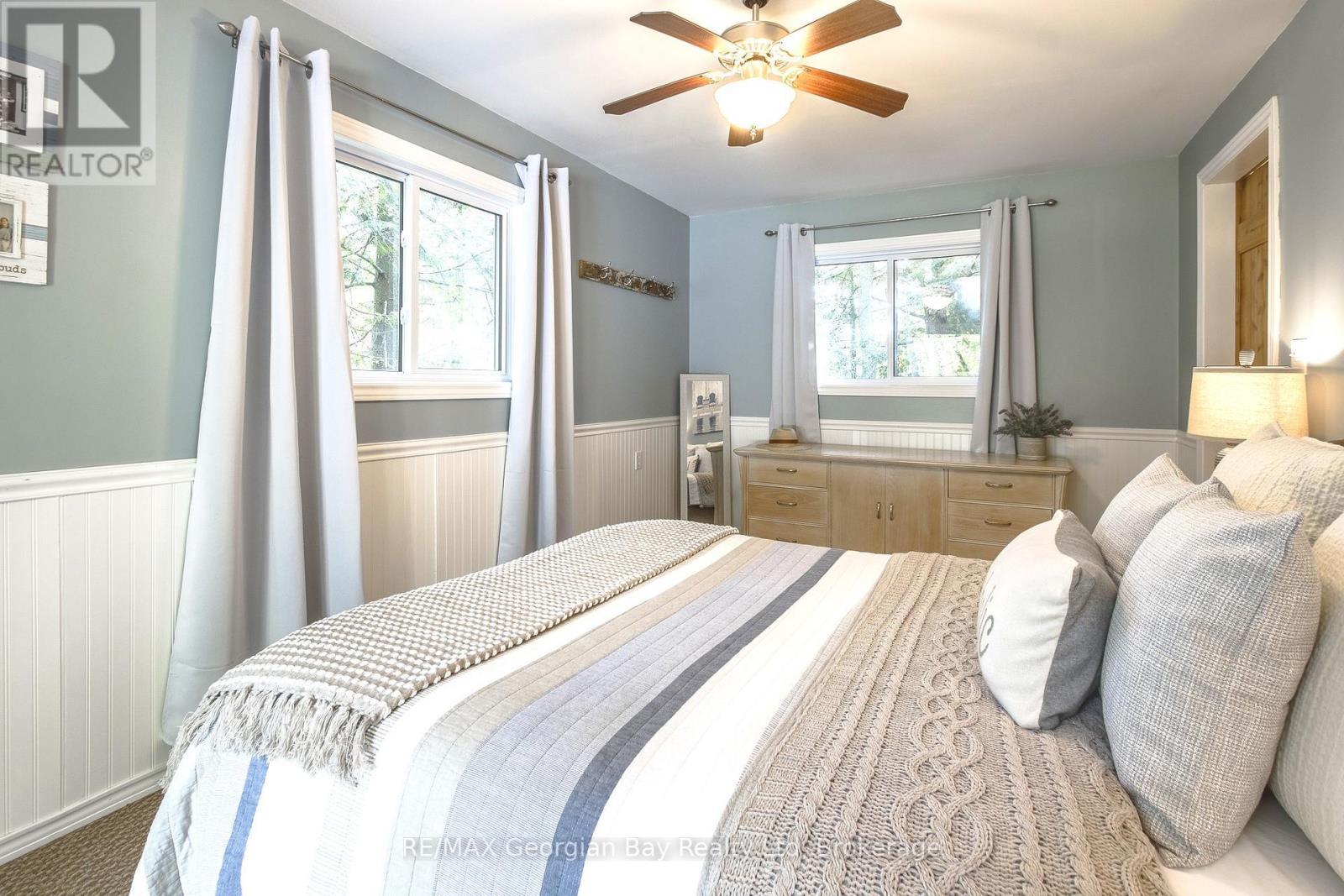 369 Tiny Beaches Road S, Tiny, ON - Indoor Photo Showing Bedroom