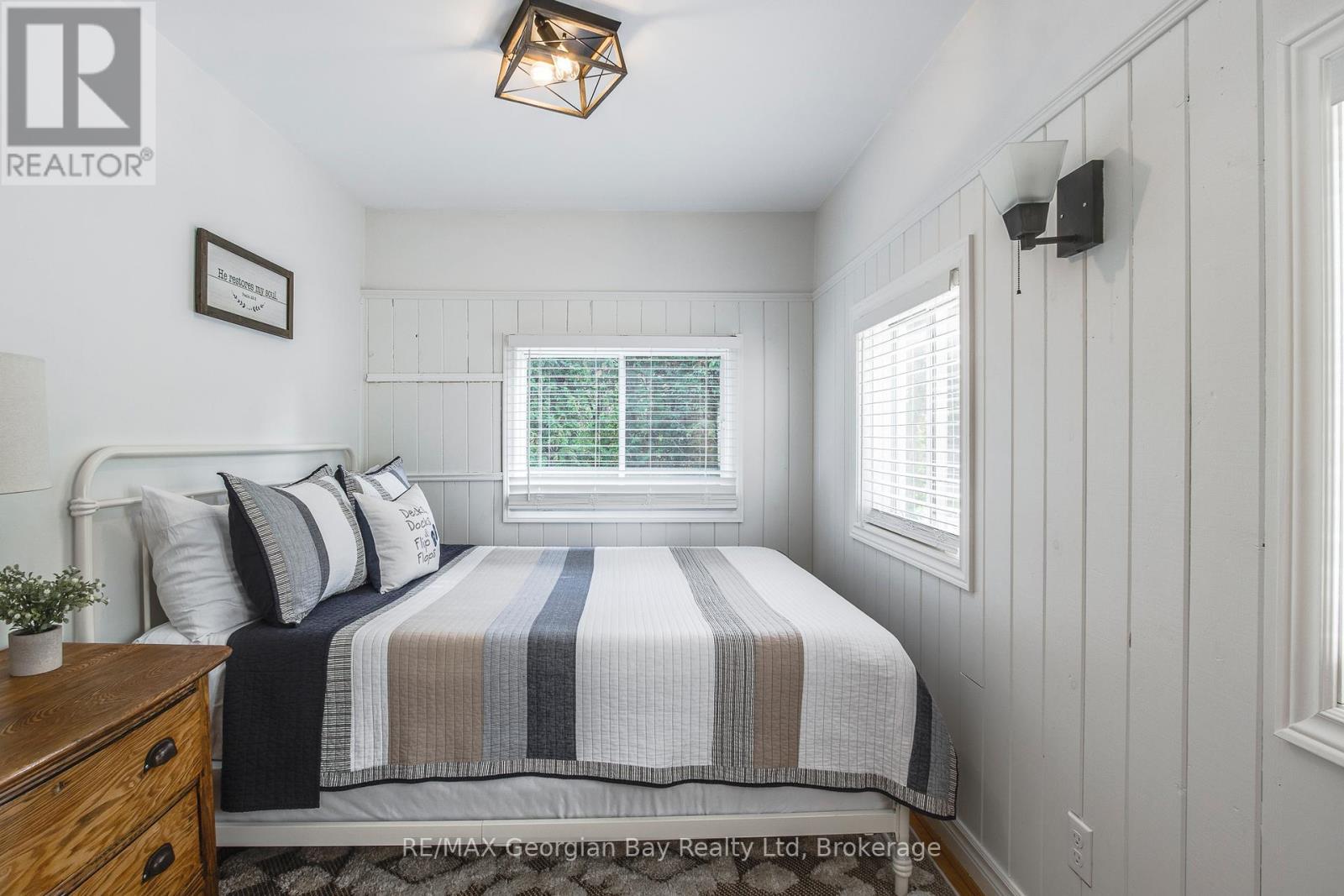 369 Tiny Beaches Road S, Tiny, ON - Indoor Photo Showing Bedroom