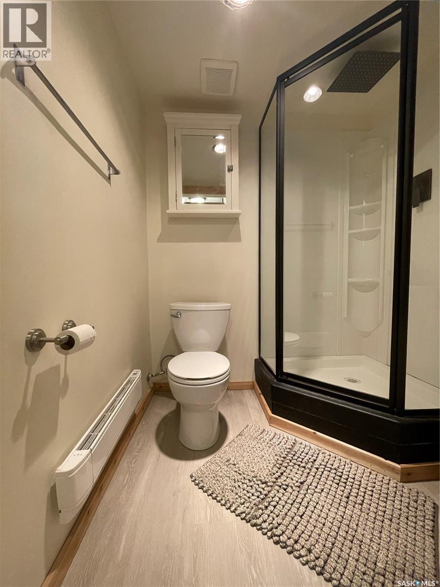 608 Whyte Street, Loreburn, SK - Indoor Photo Showing Bathroom
