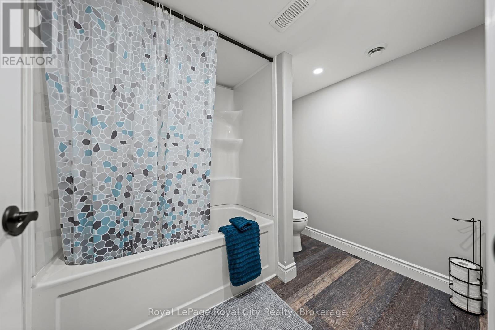 Basement 5 pc bathroom - 103 Marshall Heights Road, West Grey, ON - Indoor