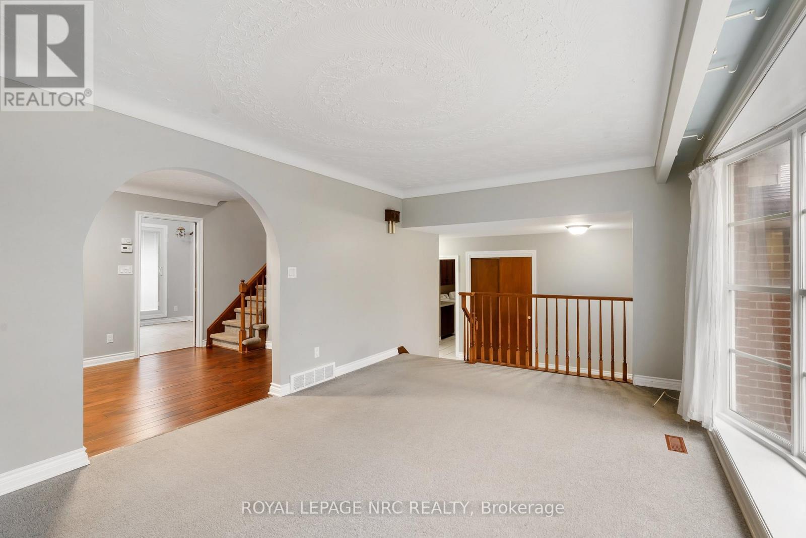 Living room - 64 Adel Drive, St. Catharines (Carlton/Bunting), ON - Indoor Photo Showing Other Room