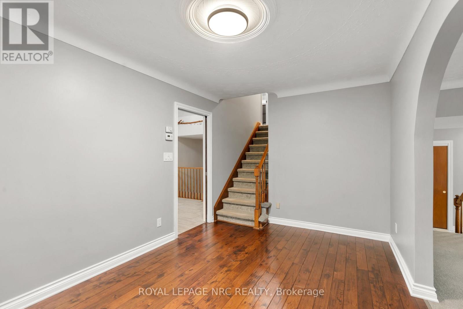 Dining room - 64 Adel Drive, St. Catharines (Carlton/Bunting), ON - Indoor Photo Showing Other Room
