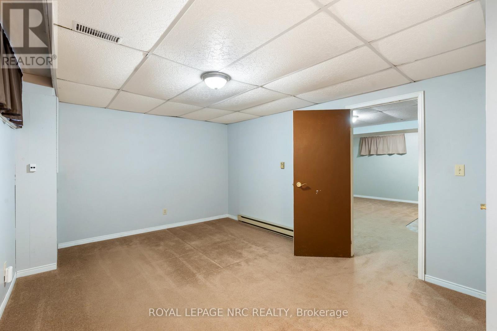 Fourth bedroom - 64 Adel Drive, St. Catharines (Carlton/Bunting), ON - Indoor Photo Showing Other Room